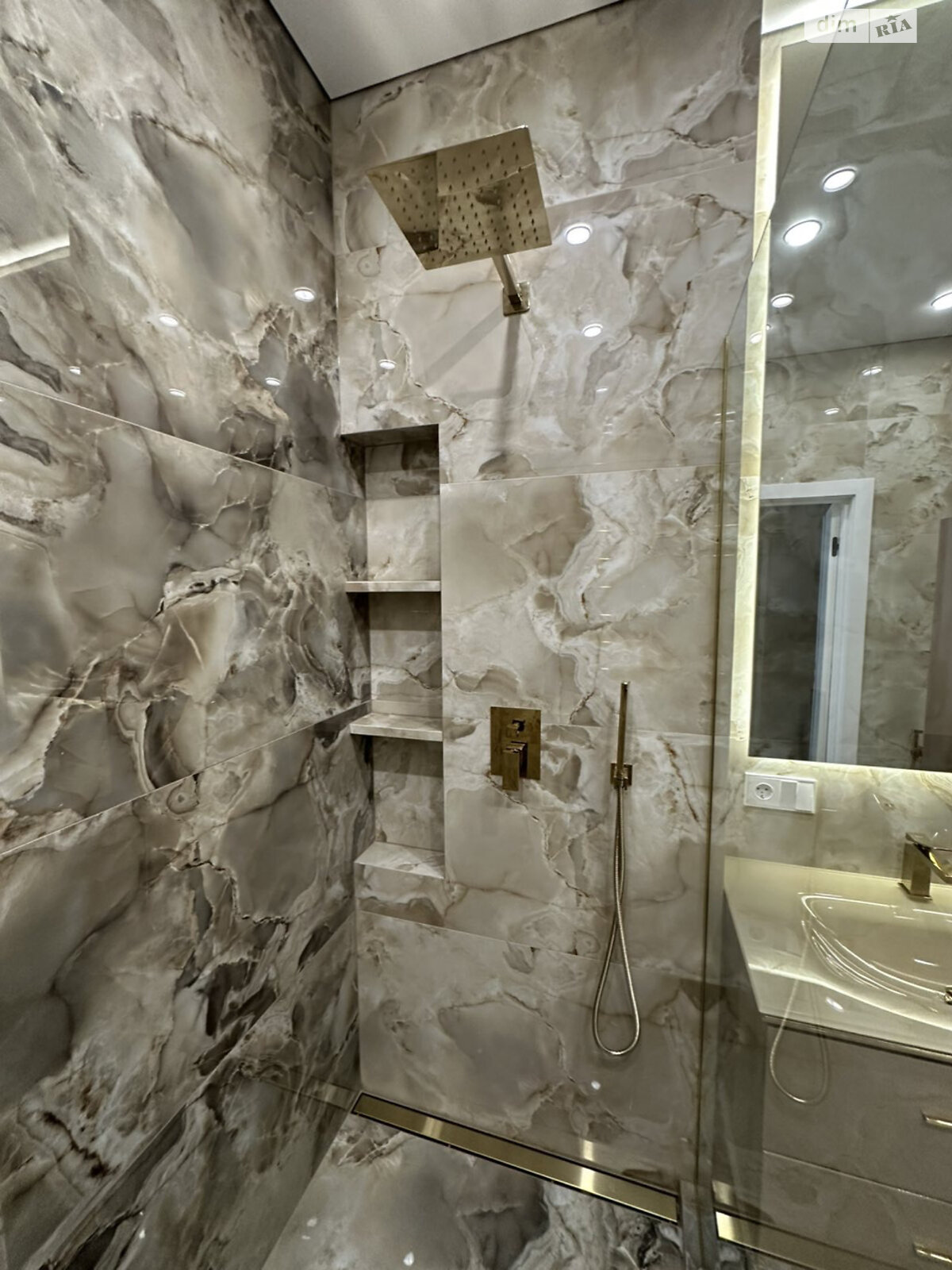 Продаж чотирикімнатної квартири в Одесі, на вул. Генуезька 1Е корпус 1, район Аркадія фото 1 Продаж чотирикімнатної квартири в Одесі, на вул. Генуезька 1Е корпус 1, район Аркадія фото 1