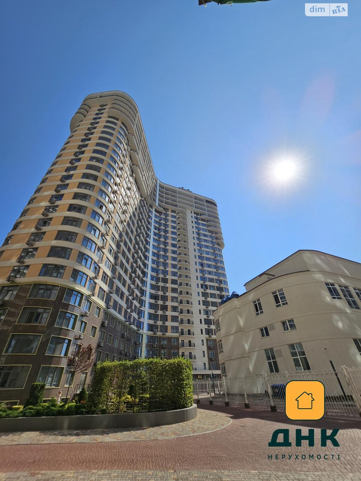 Продажа трехкомнатной квартиры в Одессе, на ул. Каманина 16А-6, район Аркадия фото 1