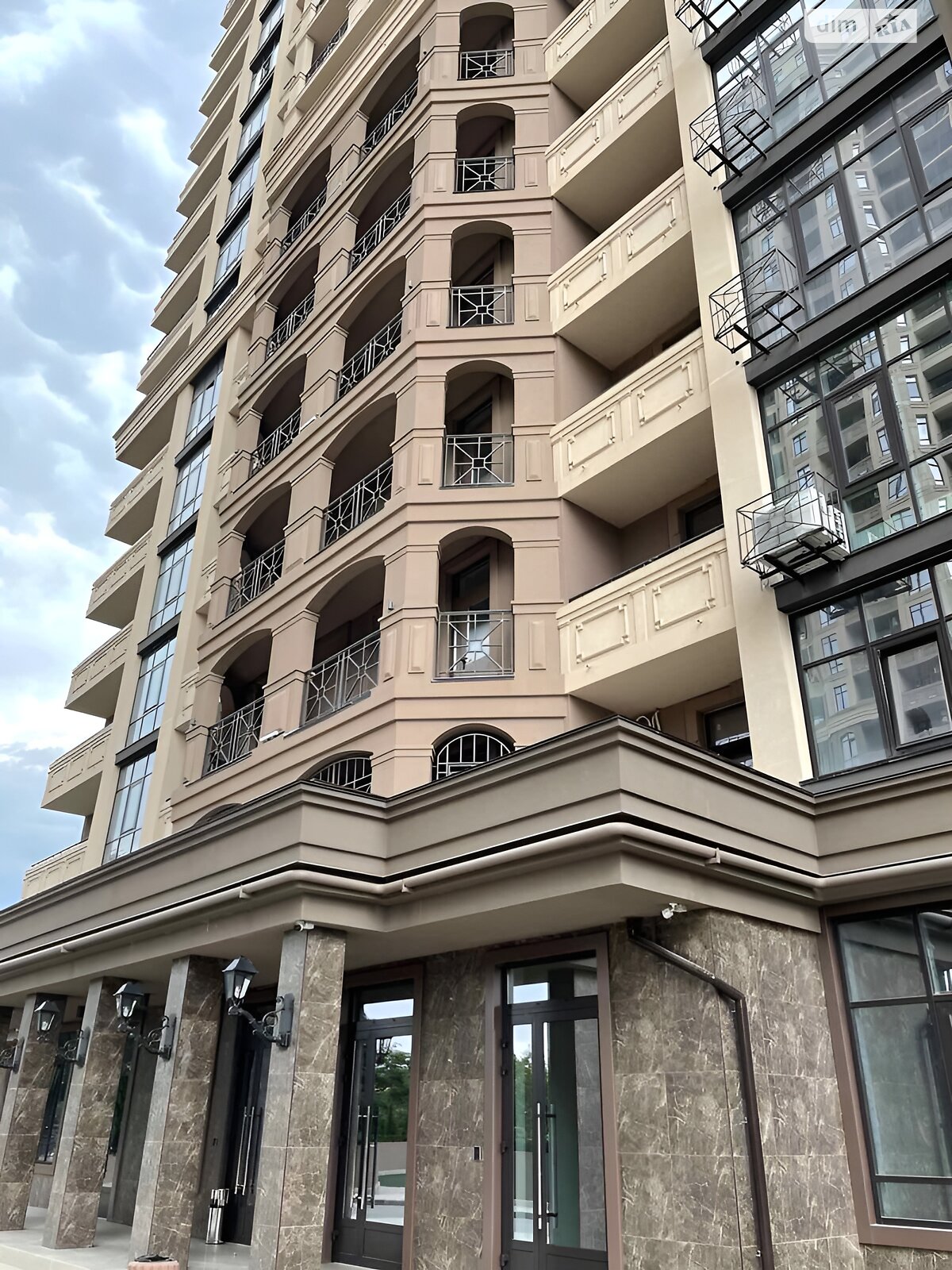 Продажа трехкомнатной квартиры в Одессе, на пер. Курортный 1, район Аркадия фото 1 Продажа трехкомнатной квартиры в Одессе, на пер. Курортный 1, район Аркадия фото 1