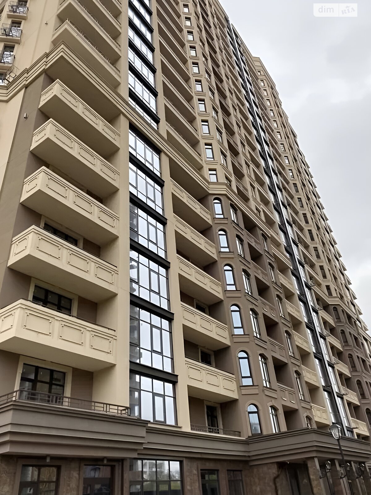 Продажа трехкомнатной квартиры в Одессе, на пер. Курортный 1, район Аркадия фото 1 Продажа трехкомнатной квартиры в Одессе, на пер. Курортный 1, район Аркадия фото 1