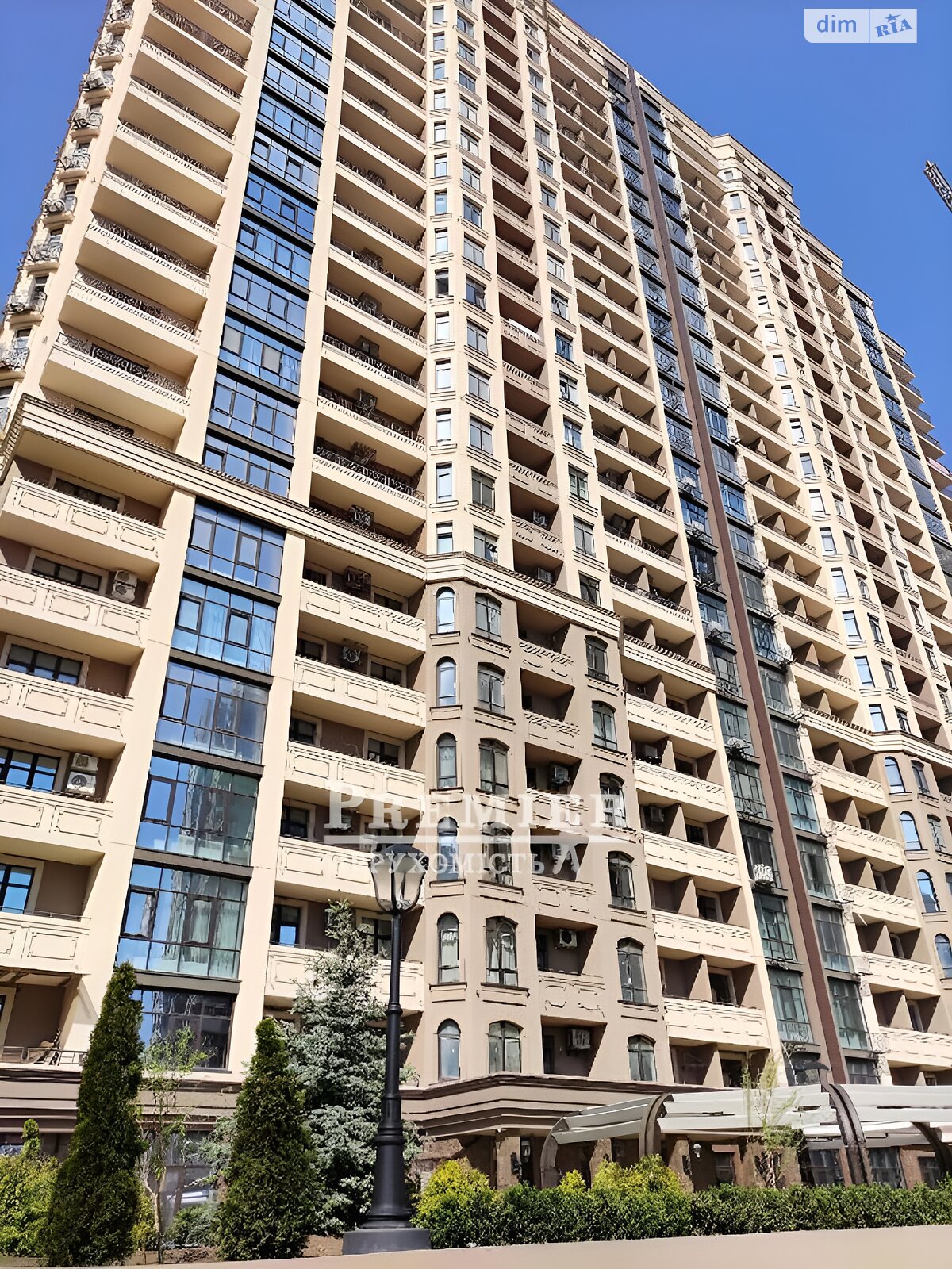 Продаж трикімнатної квартири в Одесі, на пров. Курортний, район Аркадія фото 1 Продаж трикімнатної квартири в Одесі, на пров. Курортний, район Аркадія фото 1