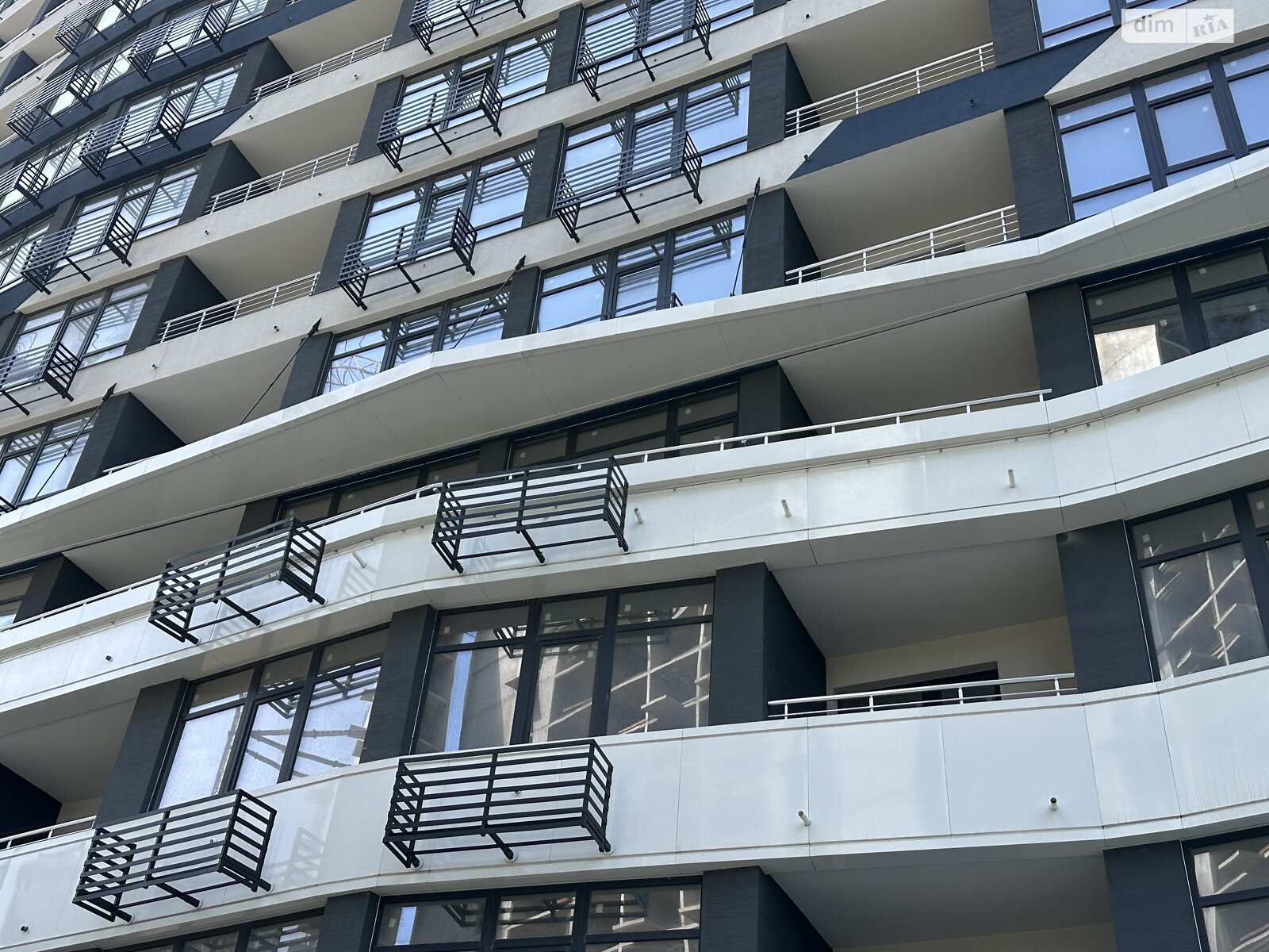 Продаж трикімнатної квартири в Одесі, на пров. Курортний 2, кв. 46, район Аркадія фото 1 Продаж трикімнатної квартири в Одесі, на пров. Курортний 2, кв. 46, район Аркадія фото 1