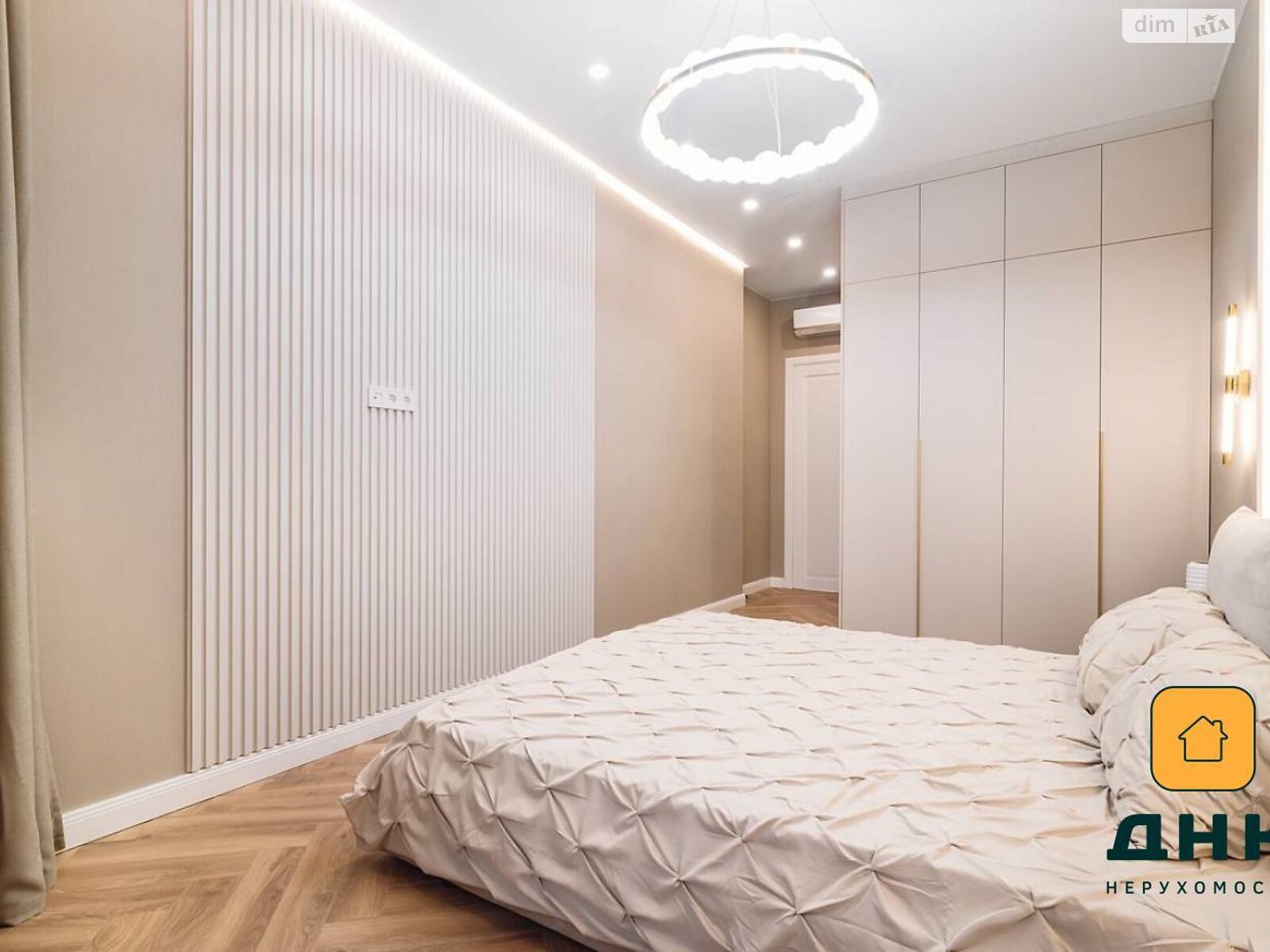 Продажа четырехкомнатной квартиры в Одессе, на пер. Курортный 1, район Аркадия фото 1 Продажа четырехкомнатной квартиры в Одессе, на пер. Курортный 1, район Аркадия фото 1