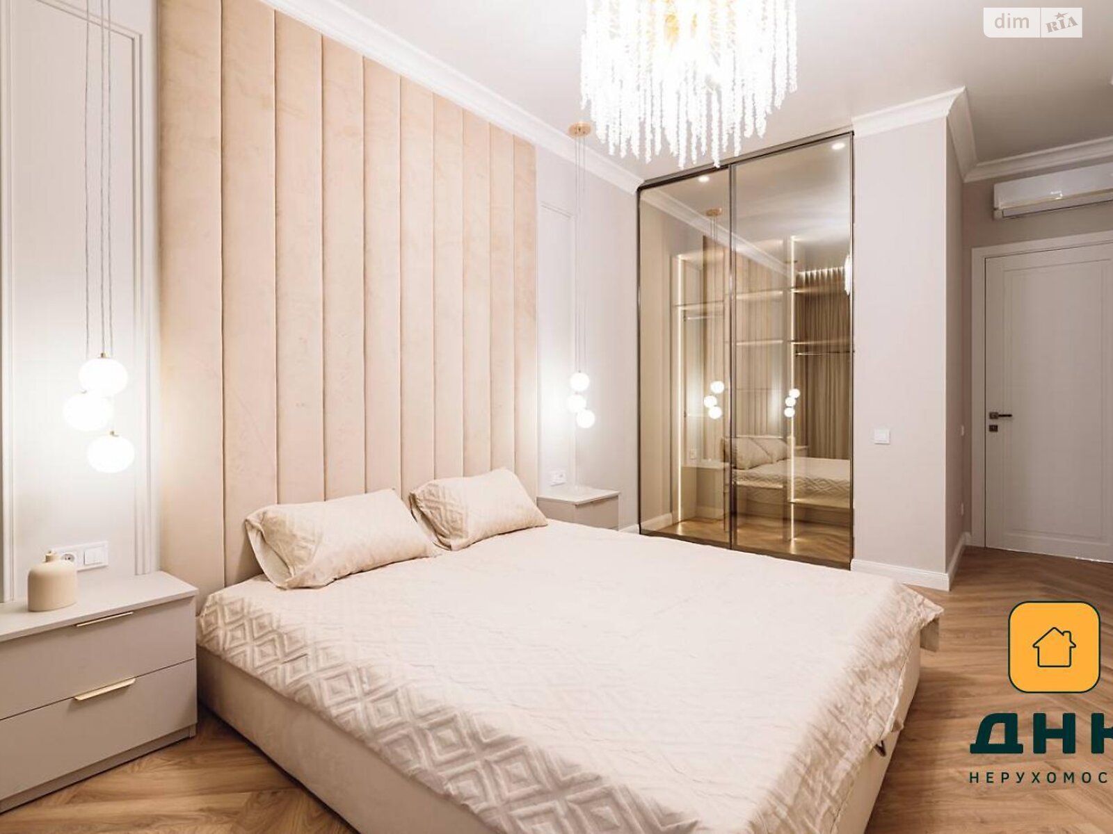 Продажа четырехкомнатной квартиры в Одессе, на пер. Курортный 1, район Аркадия фото 1 Продажа четырехкомнатной квартиры в Одессе, на пер. Курортный 1, район Аркадия фото 1