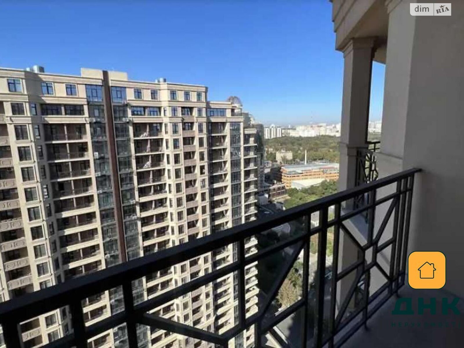 Продажа трехкомнатной квартиры в Одессе, на пер. Курортный 1, район Аркадия фото 1 Продажа трехкомнатной квартиры в Одессе, на пер. Курортный 1, район Аркадия фото 1