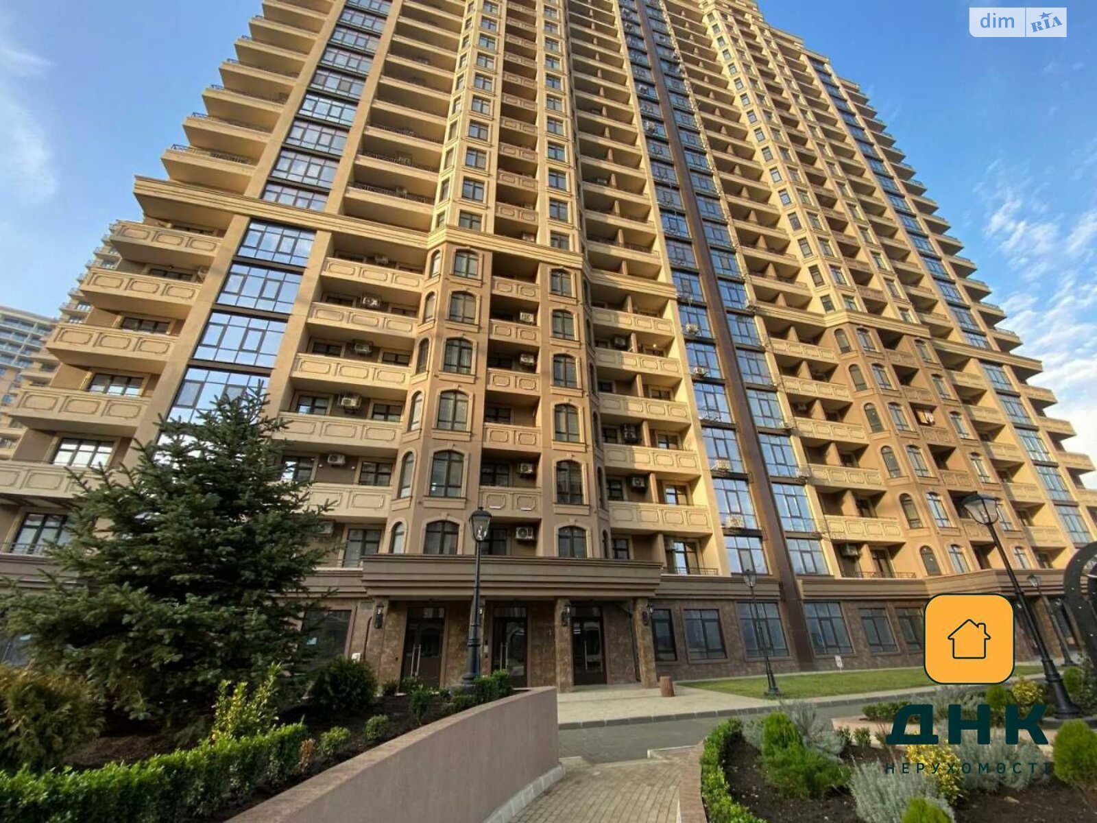 Продажа трехкомнатной квартиры в Одессе, на пер. Курортный 1, район Аркадия фото 1 Продажа трехкомнатной квартиры в Одессе, на пер. Курортный 1, район Аркадия фото 1