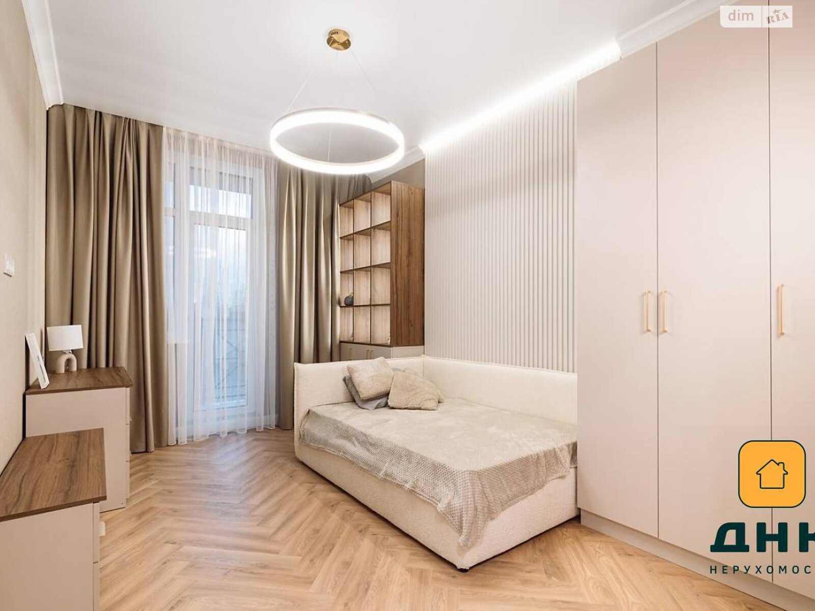 Продажа трехкомнатной квартиры в Одессе, на пер. Курортный 1, район Аркадия фото 1 Продажа трехкомнатной квартиры в Одессе, на пер. Курортный 1, район Аркадия фото 1