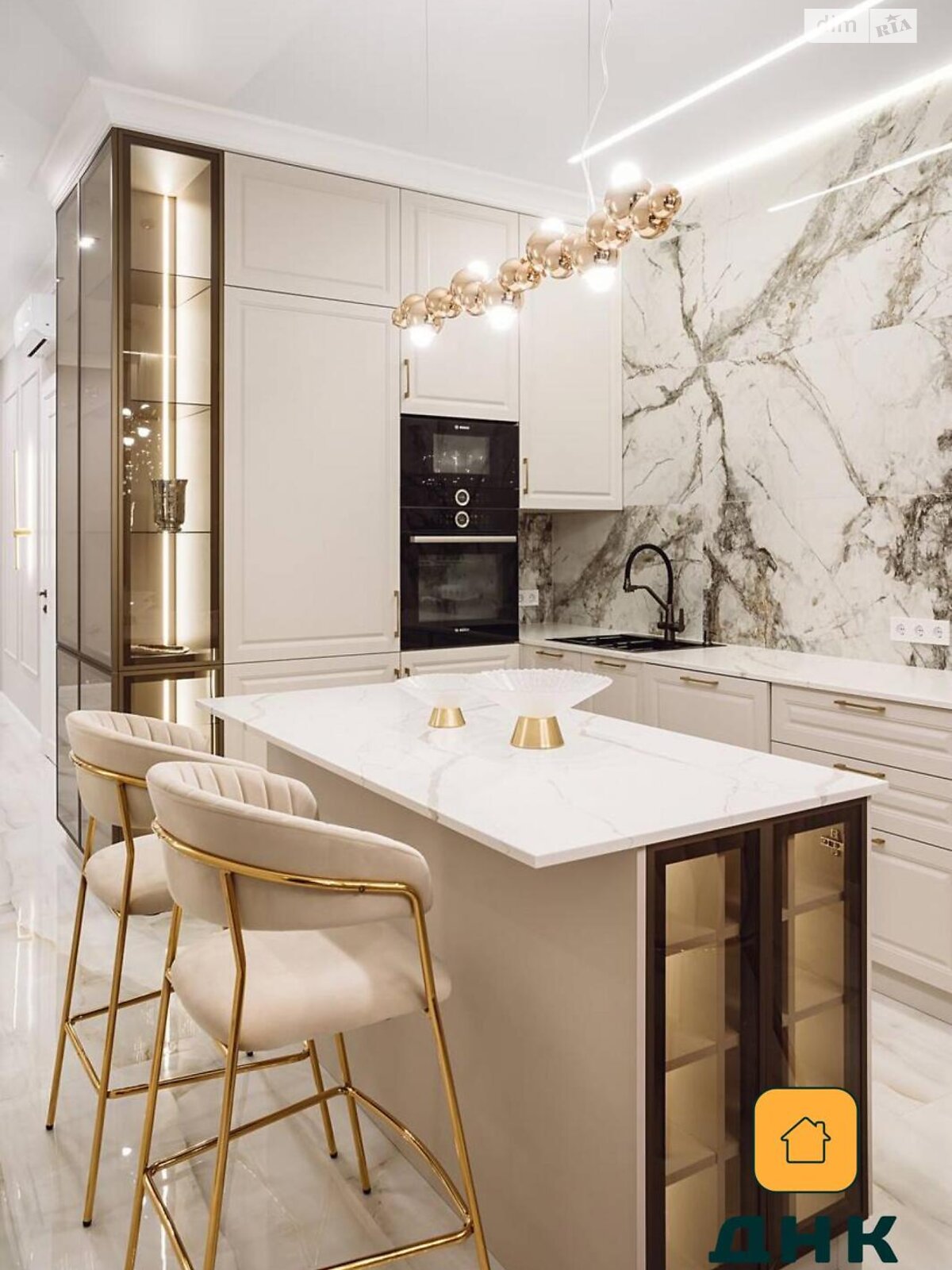 Продажа трехкомнатной квартиры в Одессе, на пер. Курортный 1, район Аркадия фото 1 Продажа трехкомнатной квартиры в Одессе, на пер. Курортный 1, район Аркадия фото 1