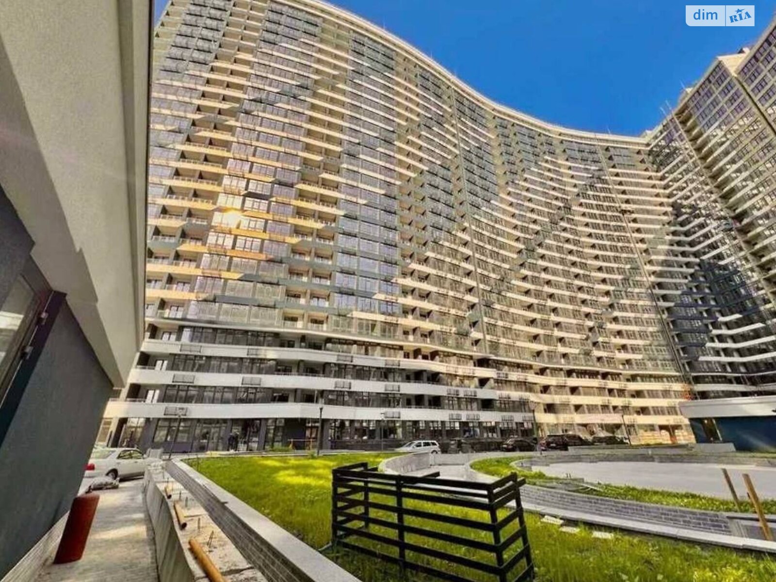 Продажа трехкомнатной квартиры в Одессе, на пер. Курортный 2, район Аркадия фото 1 Продажа трехкомнатной квартиры в Одессе, на пер. Курортный 2, район Аркадия фото 1