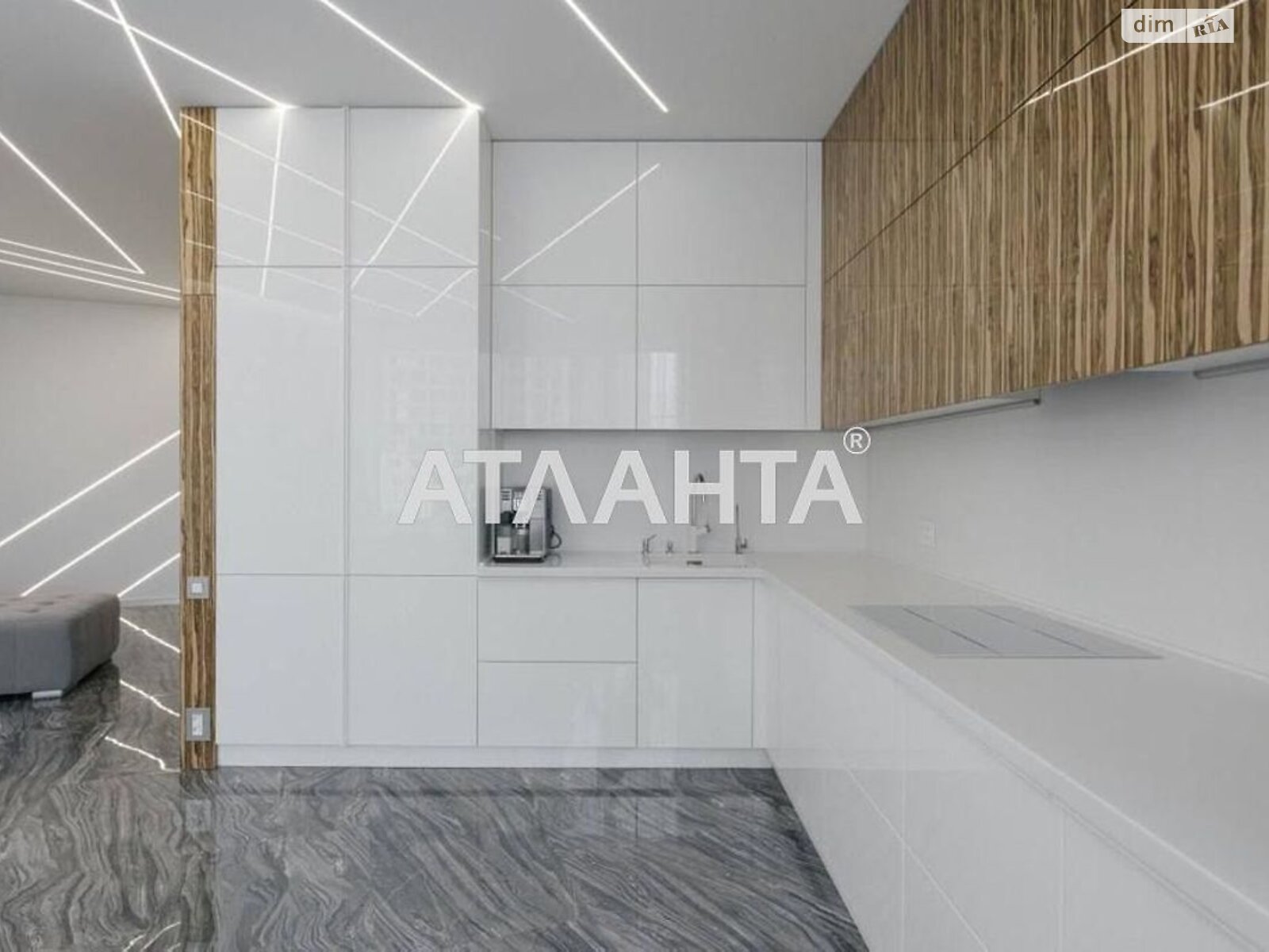 Продаж трикімнатної квартири в Одесі, на вул. Літературна 1А, район Аркадія фото 2 Продаж трикімнатної квартири в Одесі, на вул. Літературна 1А, район Аркадія фото 2