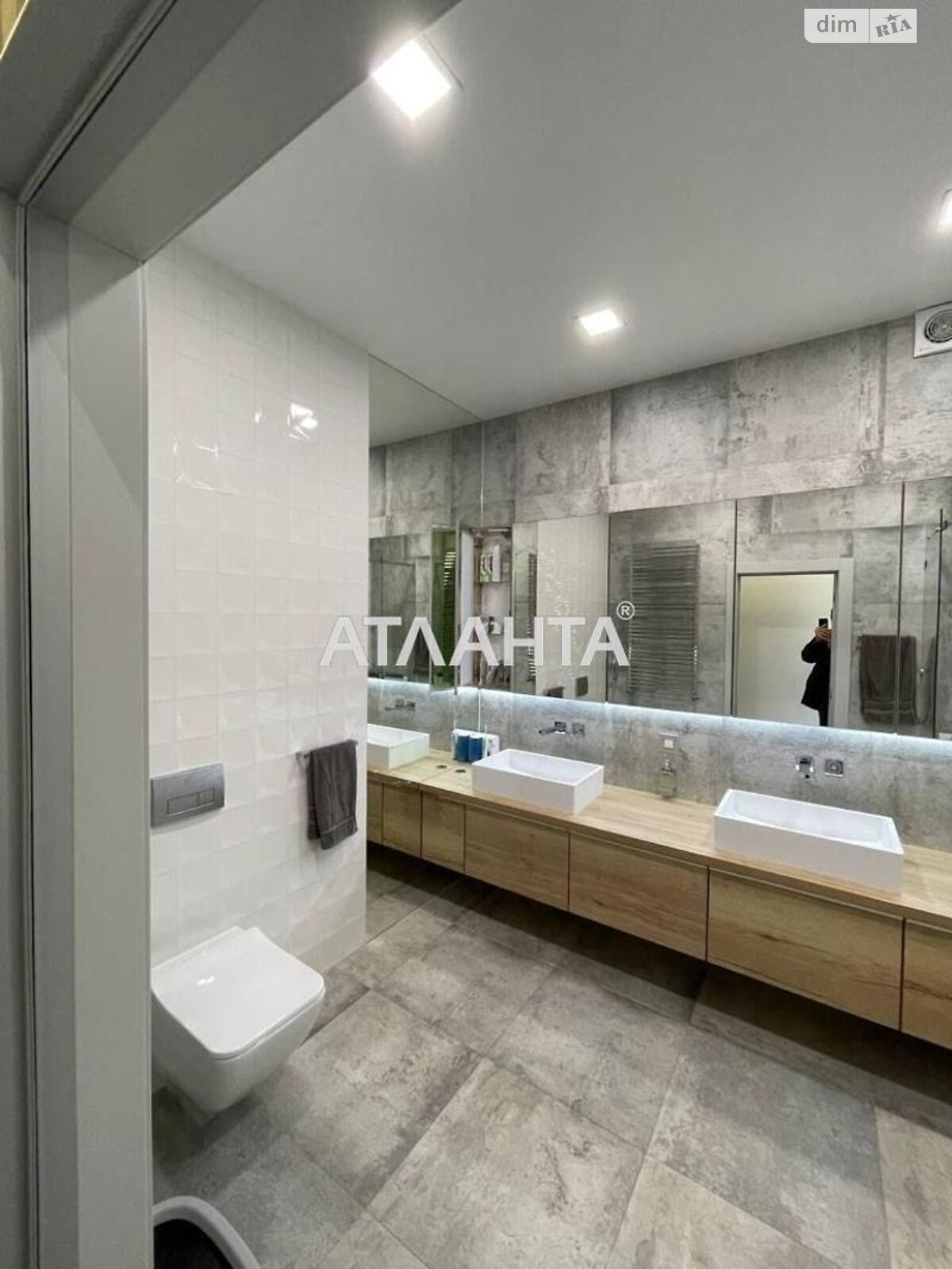 Продаж трикімнатної квартири в Одесі, на вул. Літературна 1А, район Аркадія фото 2 Продаж трикімнатної квартири в Одесі, на вул. Літературна 1А, район Аркадія фото 2