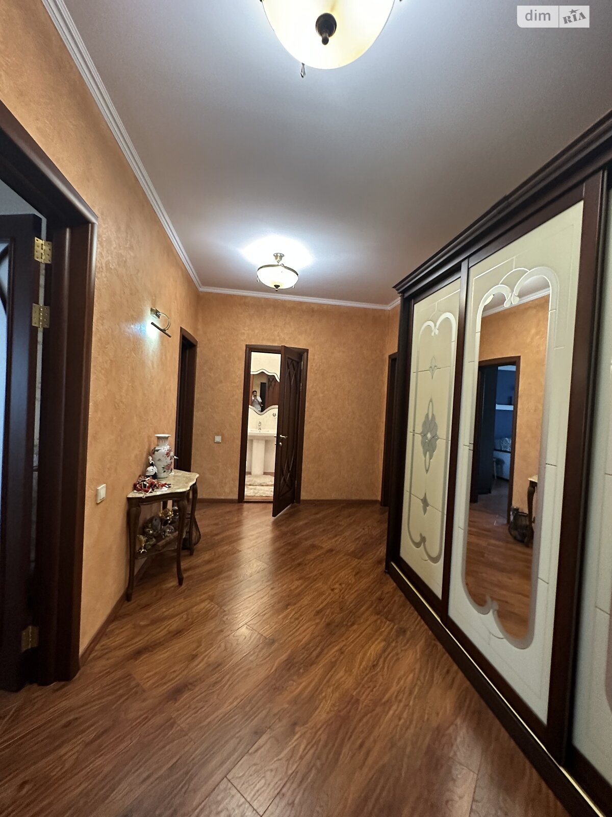Продаж трикімнатної квартири в Одесі, на вул. Сонячна 1Б, район Приморський фото 1 Продаж трикімнатної квартири в Одесі, на вул. Сонячна 1Б, район Приморський фото 1