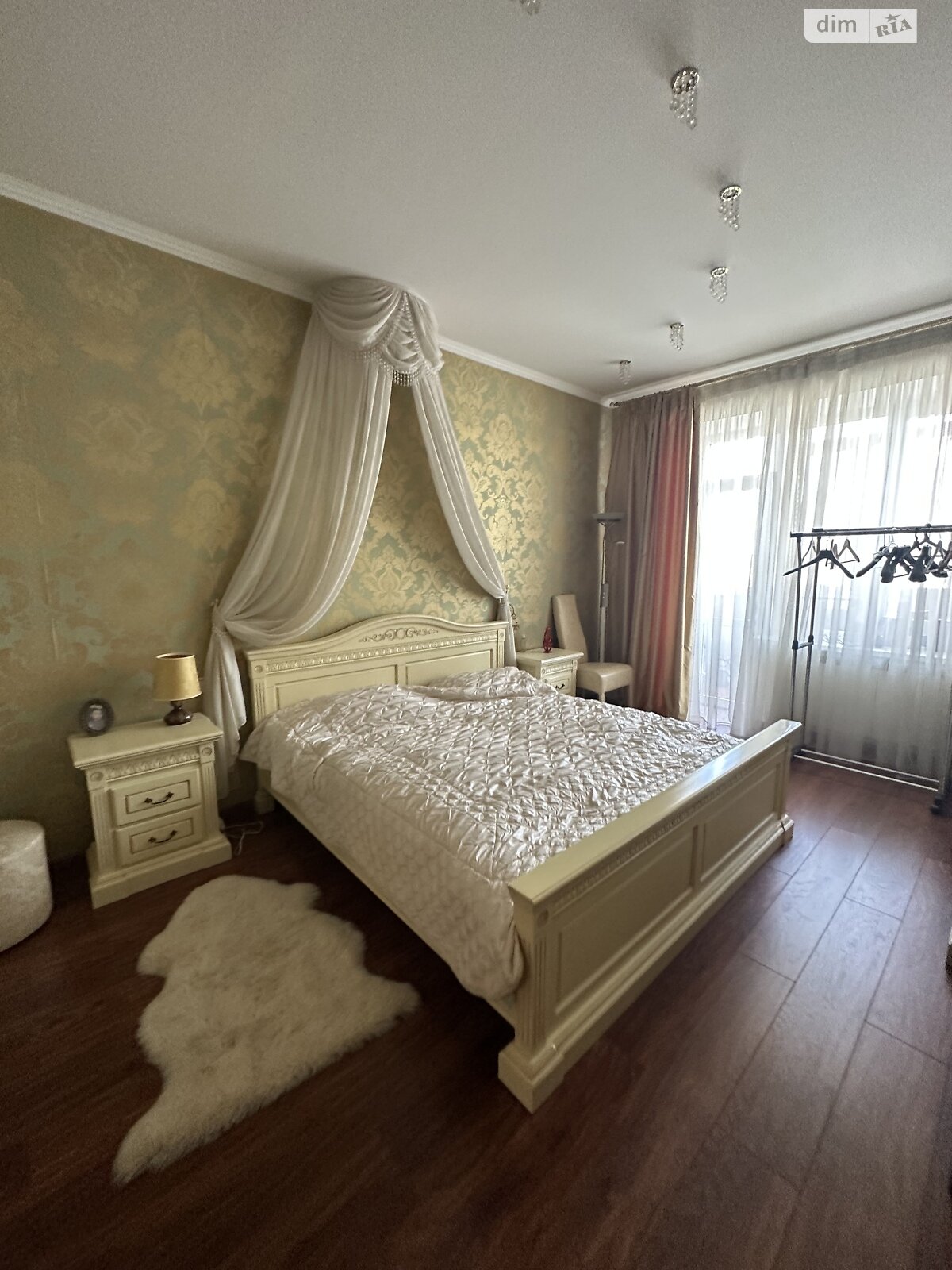 Продаж трикімнатної квартири в Одесі, на вул. Сонячна 1Б, район Приморський фото 1 Продаж трикімнатної квартири в Одесі, на вул. Сонячна 1Б, район Приморський фото 1