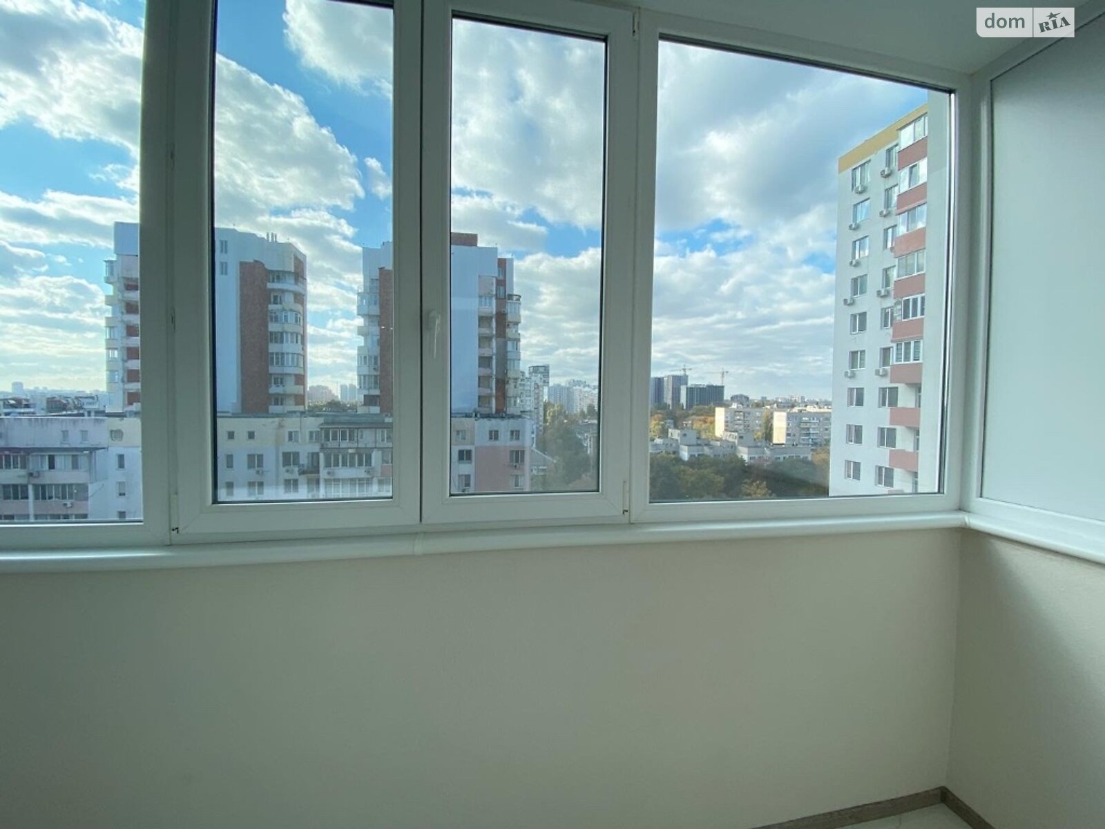 Продажа трехкомнатной квартиры в Одессе, на ул. Педагогическая 21/1, район Средний Фонтан фото 1 Продажа трехкомнатной квартиры в Одессе, на ул. Педагогическая 21/1, район Средний Фонтан фото 1
