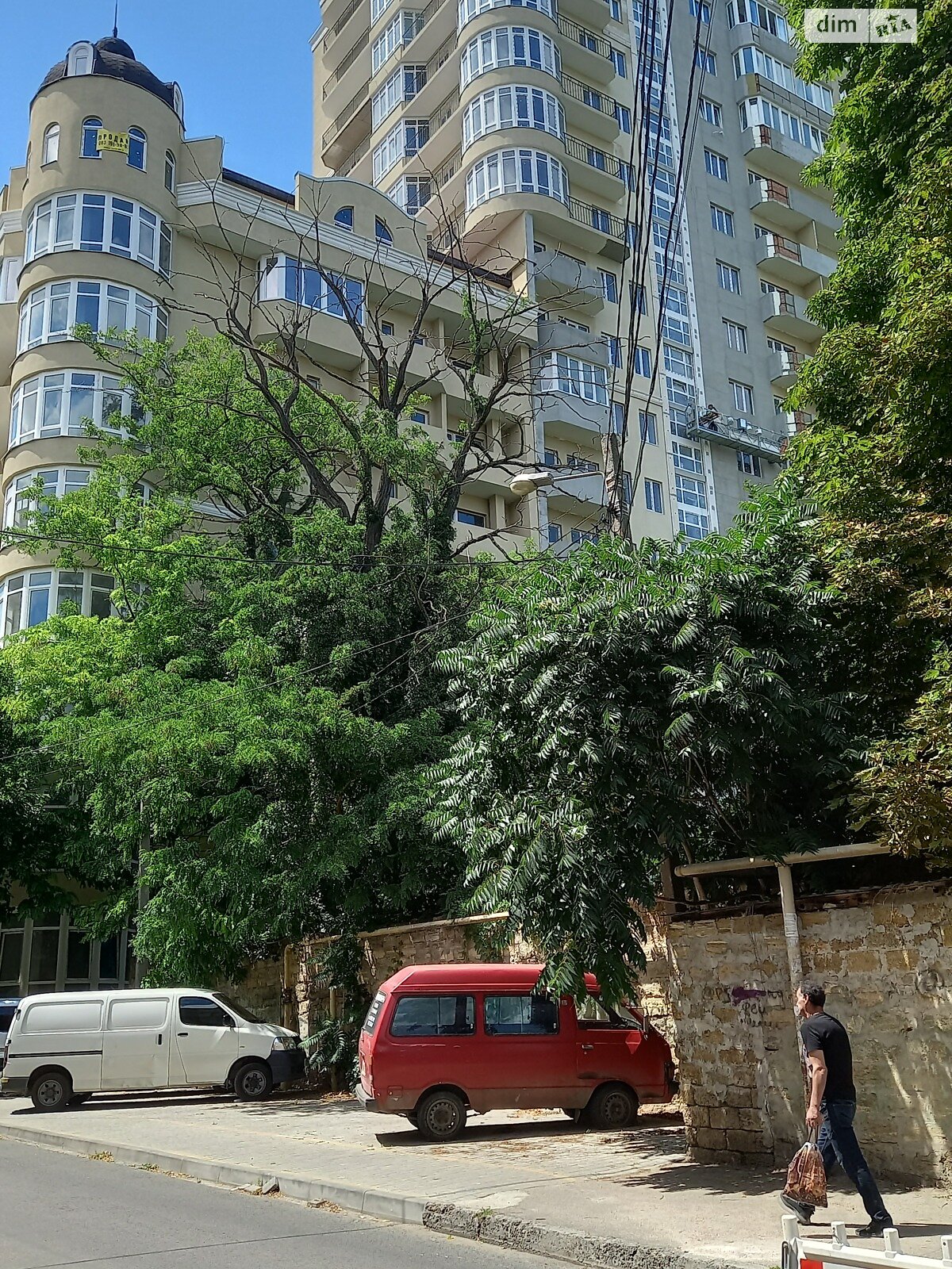 Продаж трикімнатної квартири в Одесі, на вул. Сонячна, район Середній Фонтан фото 1