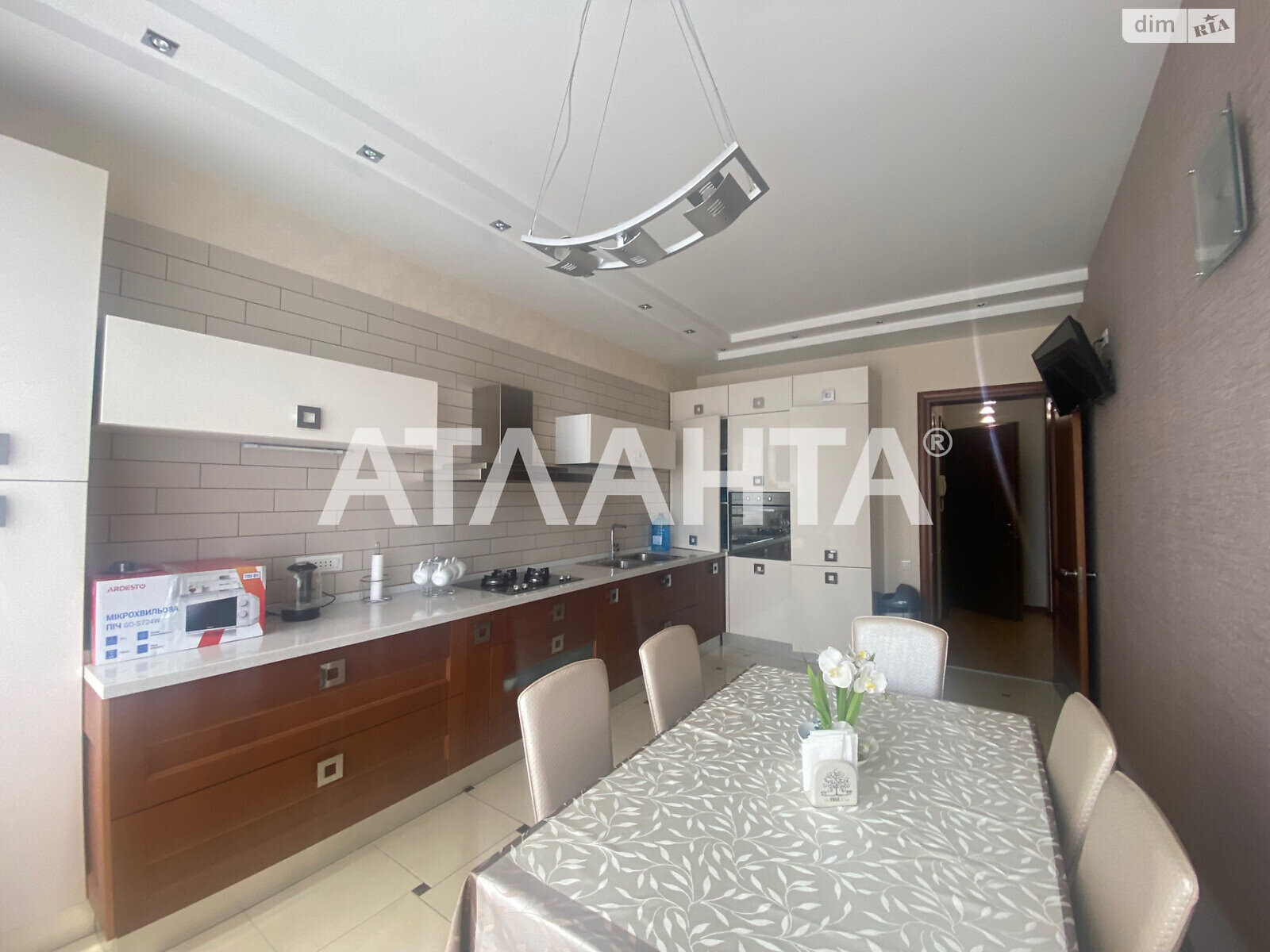Продажа четырехкомнатной квартиры в Одессе, на ул. Солнечная, район Аркадия фото 1 Продажа четырехкомнатной квартиры в Одессе, на ул. Солнечная, район Аркадия фото 1