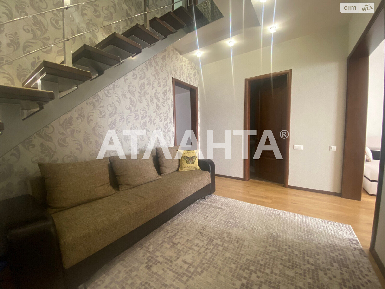 Продажа четырехкомнатной квартиры в Одессе, на ул. Солнечная, район Аркадия фото 1 Продажа четырехкомнатной квартиры в Одессе, на ул. Солнечная, район Аркадия фото 1