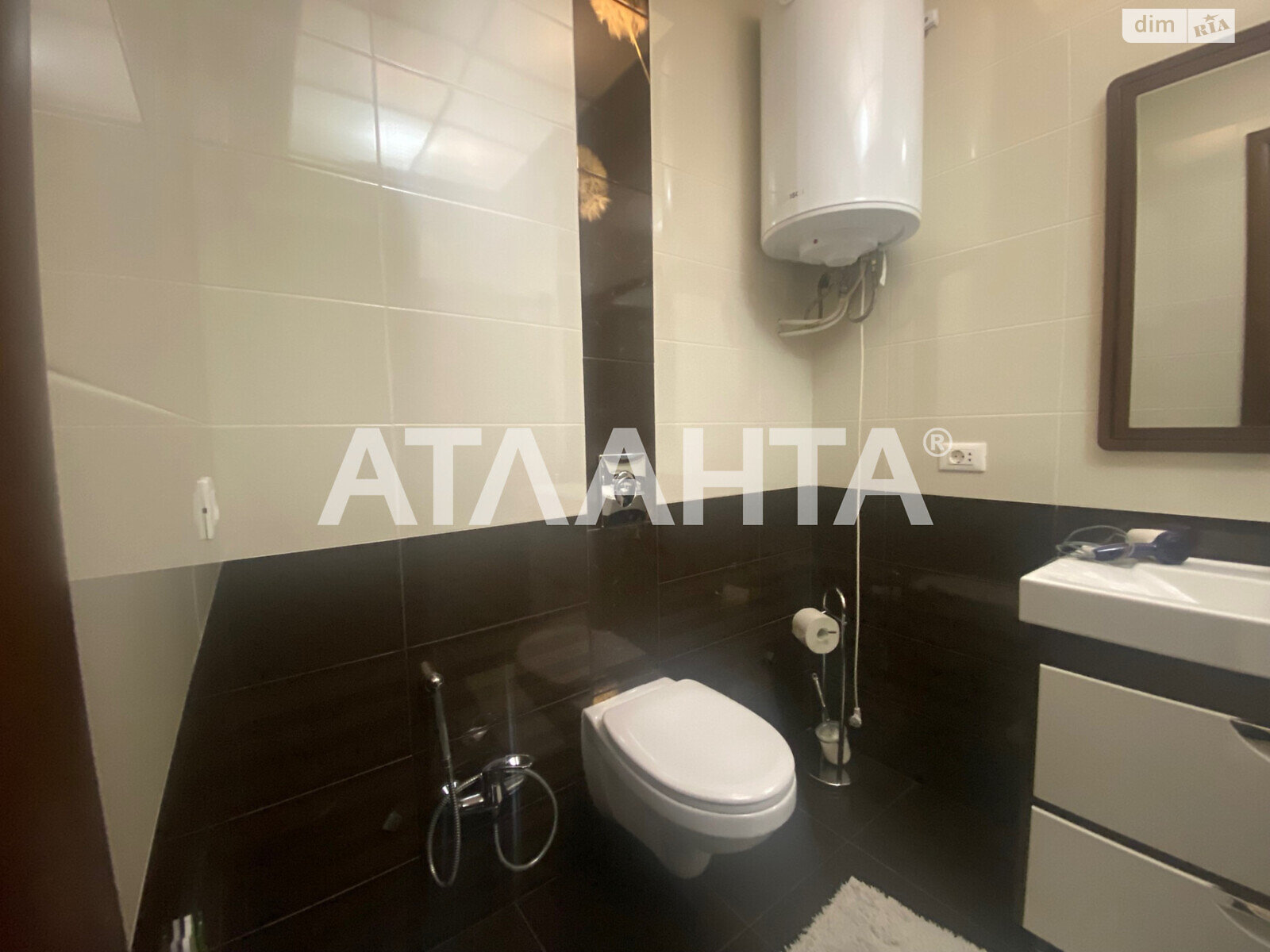 Продажа четырехкомнатной квартиры в Одессе, на ул. Солнечная, район Аркадия фото 1 Продажа четырехкомнатной квартиры в Одессе, на ул. Солнечная, район Аркадия фото 1