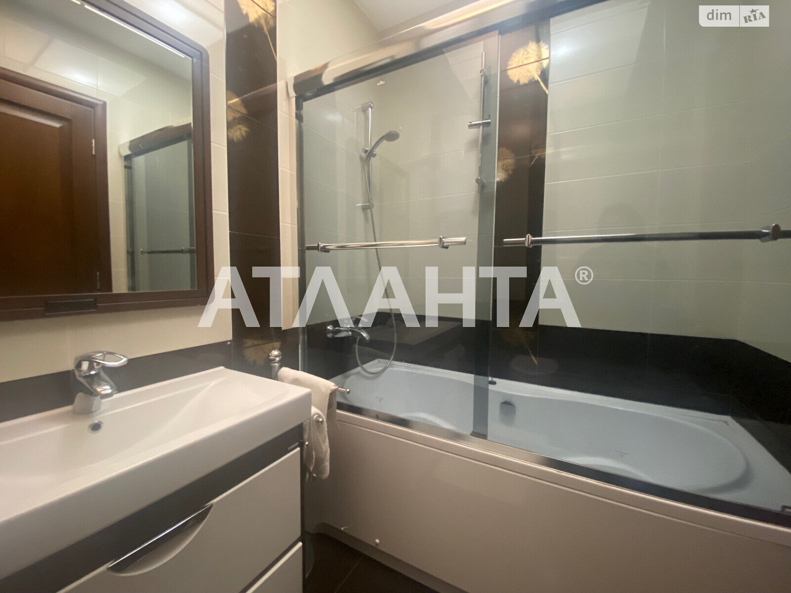 Продажа четырехкомнатной квартиры в Одессе, на ул. Солнечная, район Аркадия фото 1 Продажа четырехкомнатной квартиры в Одессе, на ул. Солнечная, район Аркадия фото 1