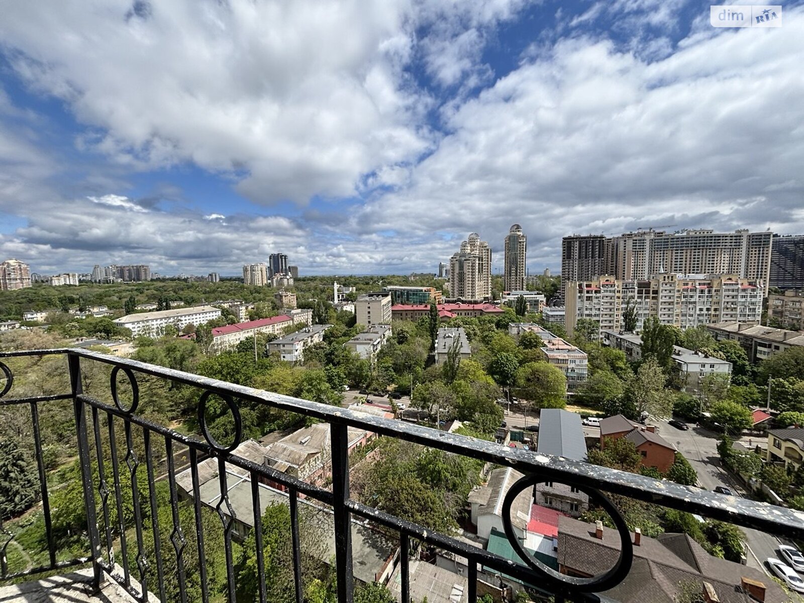 Продажа четырехкомнатной квартиры в Одессе, на ул. Солнечная, район Аркадия фото 1 Продажа четырехкомнатной квартиры в Одессе, на ул. Солнечная, район Аркадия фото 1