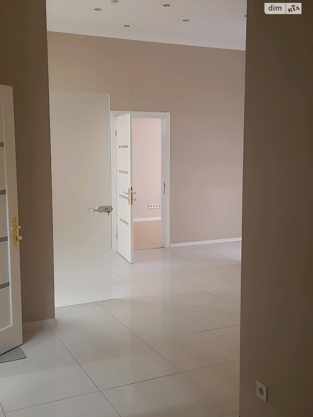 Продажа пятикомнатной квартиры в Одессе, на плато Аркадийское 5Б, фото 1 Продажа пятикомнатной квартиры в Одессе, на плато Аркадийское 5Б, фото 1