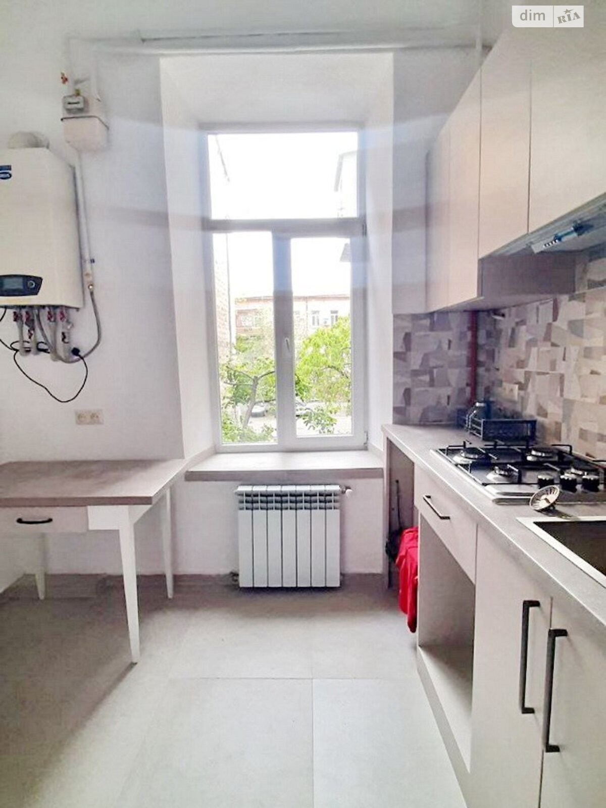 Продажа трехкомнатной квартиры в Одессе, на ул. Базарная 102, фото 1 Продажа трехкомнатной квартиры в Одессе, на ул. Базарная 102, фото 1