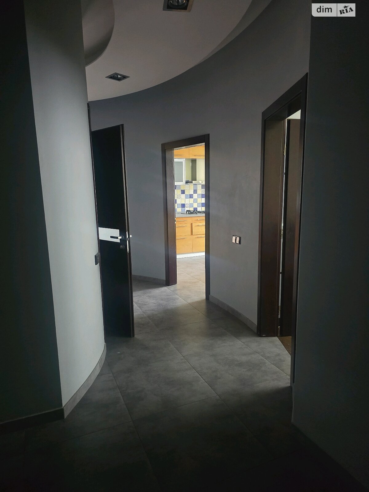 Продажа трехкомнатной квартиры в Одессе, на пер. Хвойный 8Б, район Ближние Мельницы фото 1