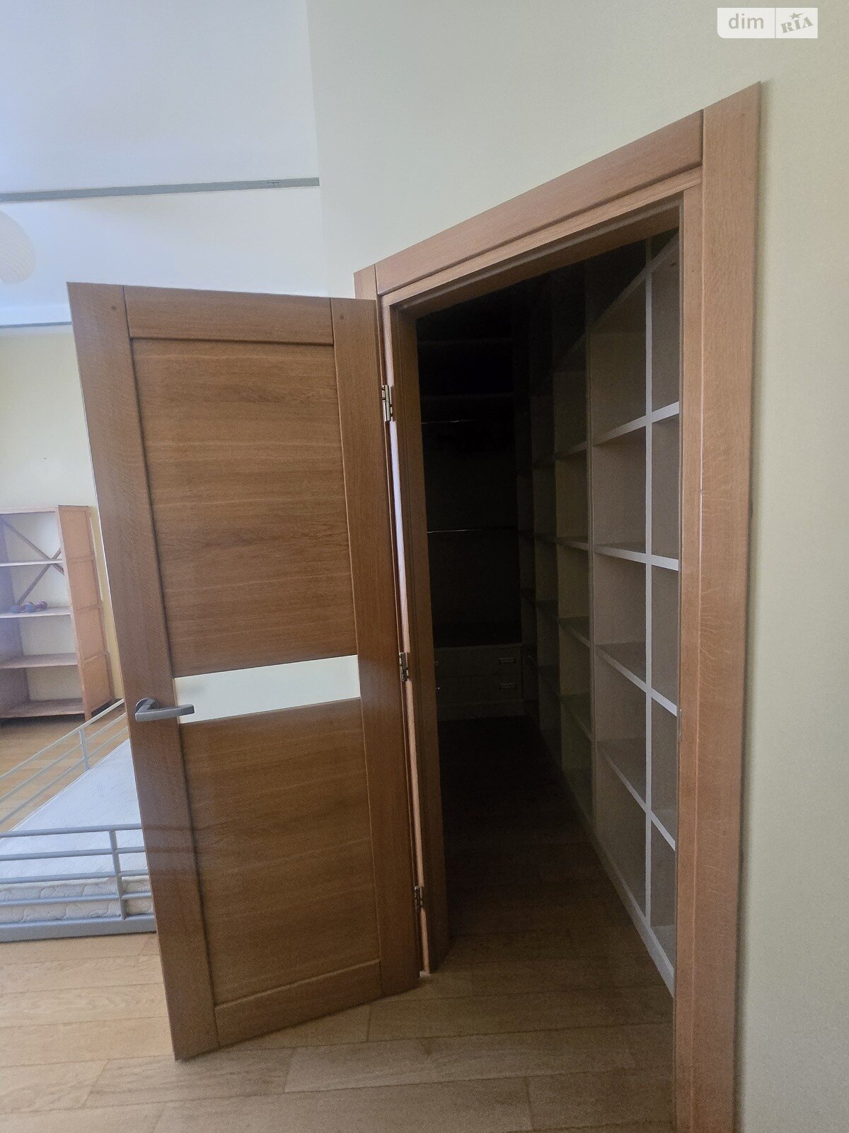 Продажа трехкомнатной квартиры в Одессе, на пер. Хвойный 8Б, район Ближние Мельницы фото 1