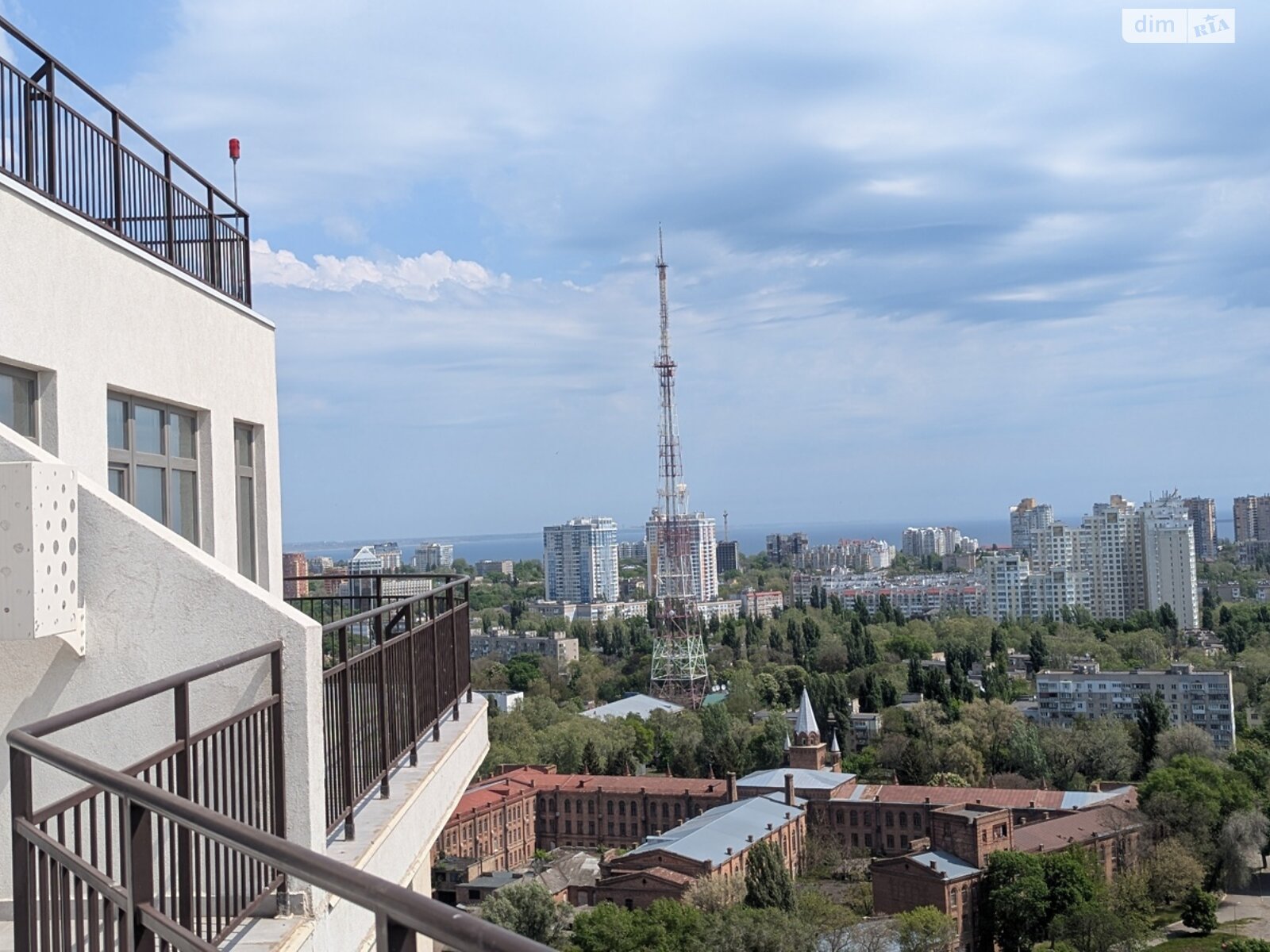 Продажа трехкомнатной квартиры в Одессе, на ул. Краснова 3 корпус 60, район Ближние Мельницы фото 1 Продажа трехкомнатной квартиры в Одессе, на ул. Краснова 3 корпус 60, район Ближние Мельницы фото 1