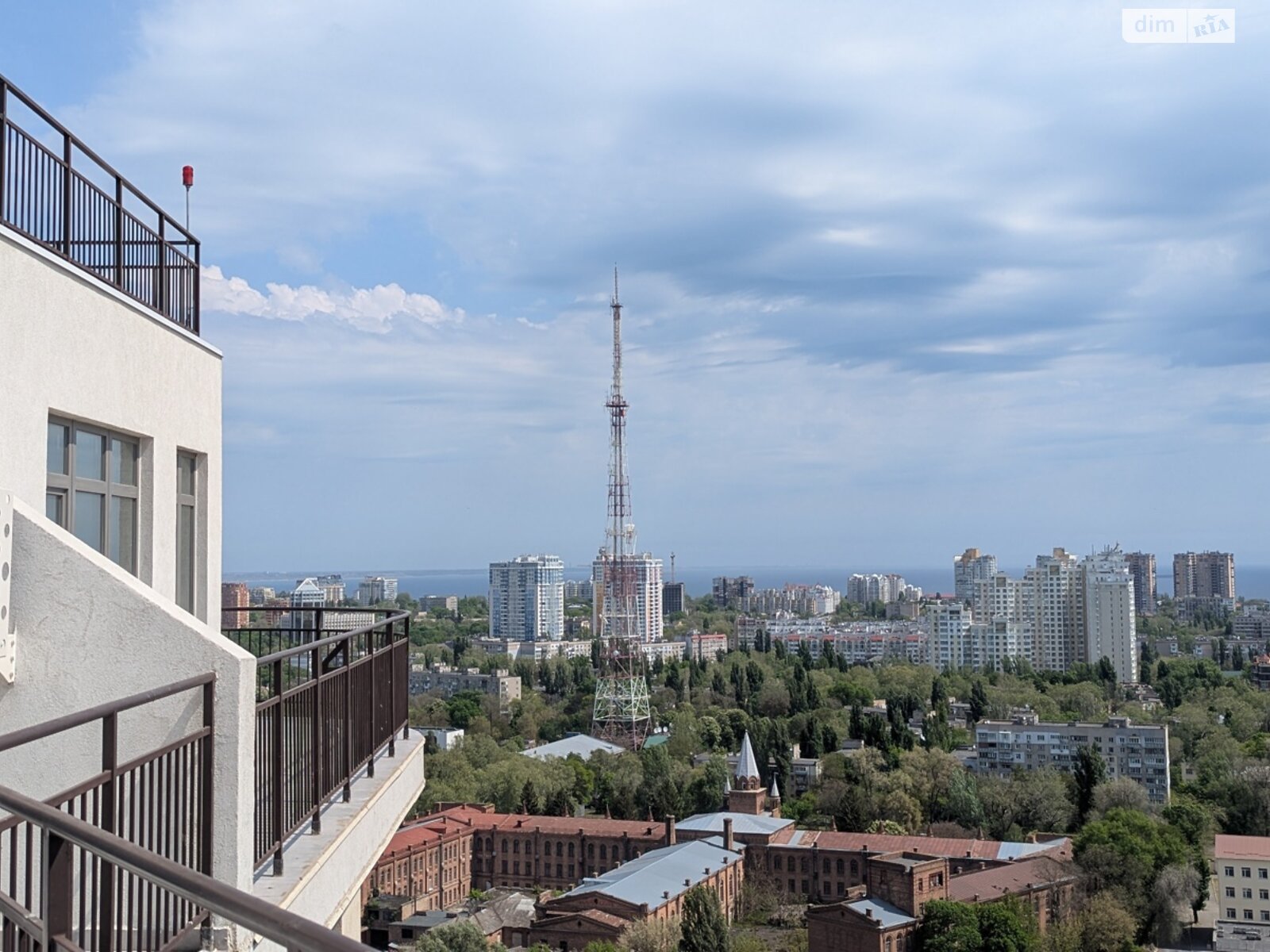 Продажа трехкомнатной квартиры в Одессе, на ул. Краснова 3 корпус 60, район Ближние Мельницы фото 1 Продажа трехкомнатной квартиры в Одессе, на ул. Краснова 3 корпус 60, район Ближние Мельницы фото 1