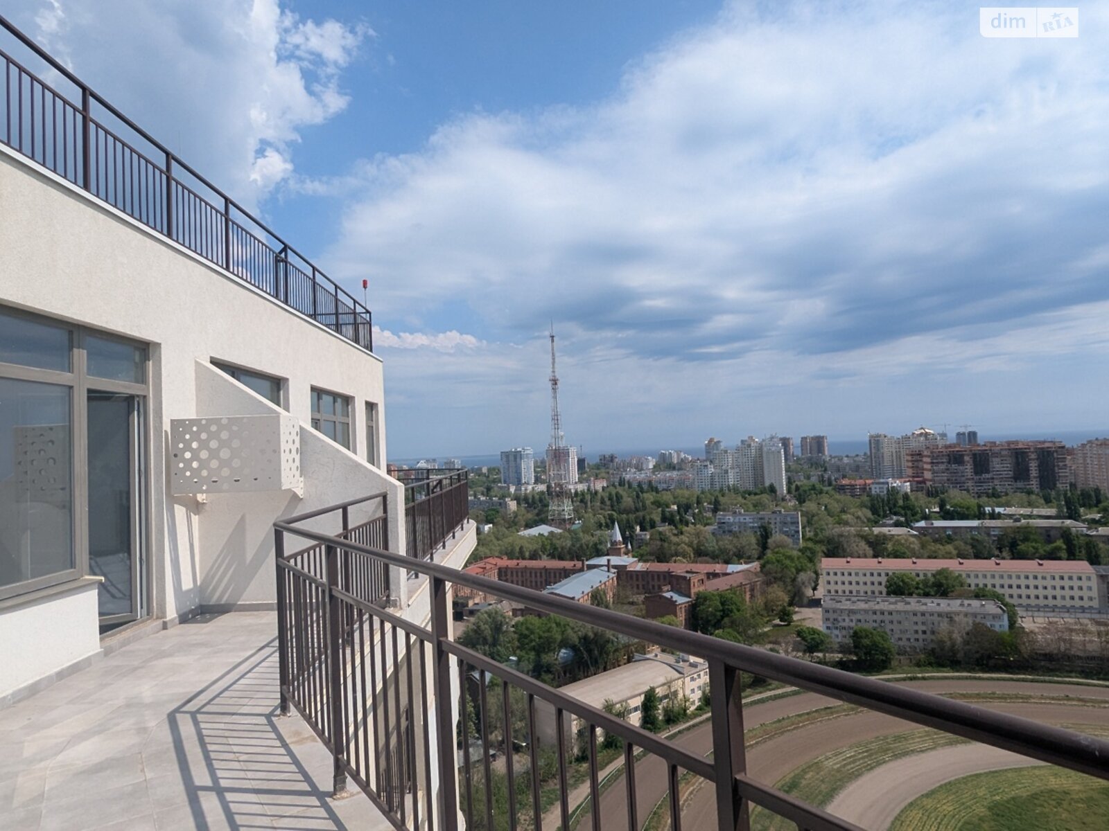Продажа трехкомнатной квартиры в Одессе, на ул. Краснова 3 корпус 60, район Ближние Мельницы фото 1 Продажа трехкомнатной квартиры в Одессе, на ул. Краснова 3 корпус 60, район Ближние Мельницы фото 1