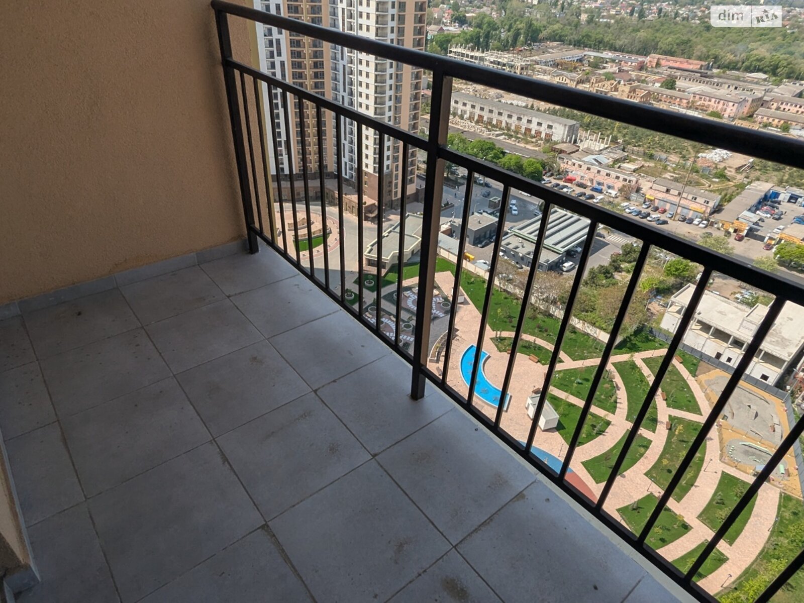 Продажа трехкомнатной квартиры в Одессе, на ул. Краснова 3 корпус 60, район Ближние Мельницы фото 1 Продажа трехкомнатной квартиры в Одессе, на ул. Краснова 3 корпус 60, район Ближние Мельницы фото 1