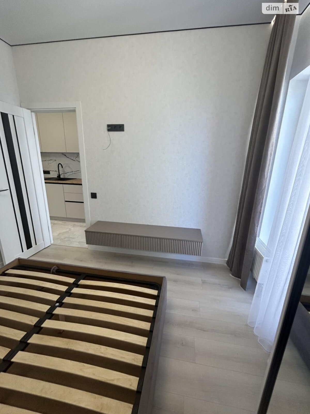 Продажа трехкомнатной квартиры в Одессе, на ул. Краснова 3 корпус 60, район Ближние Мельницы фото 1 Продажа трехкомнатной квартиры в Одессе, на ул. Краснова 3 корпус 60, район Ближние Мельницы фото 1