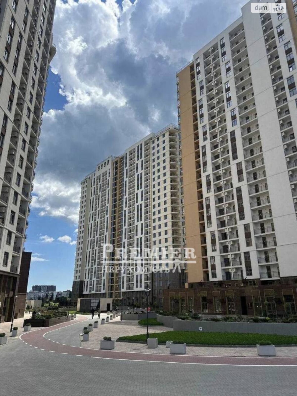 Продажа трехкомнатной квартиры в Одессе, на ул. Краснова, район Ближние Мельницы фото 1 Продажа трехкомнатной квартиры в Одессе, на ул. Краснова, район Ближние Мельницы фото 1
