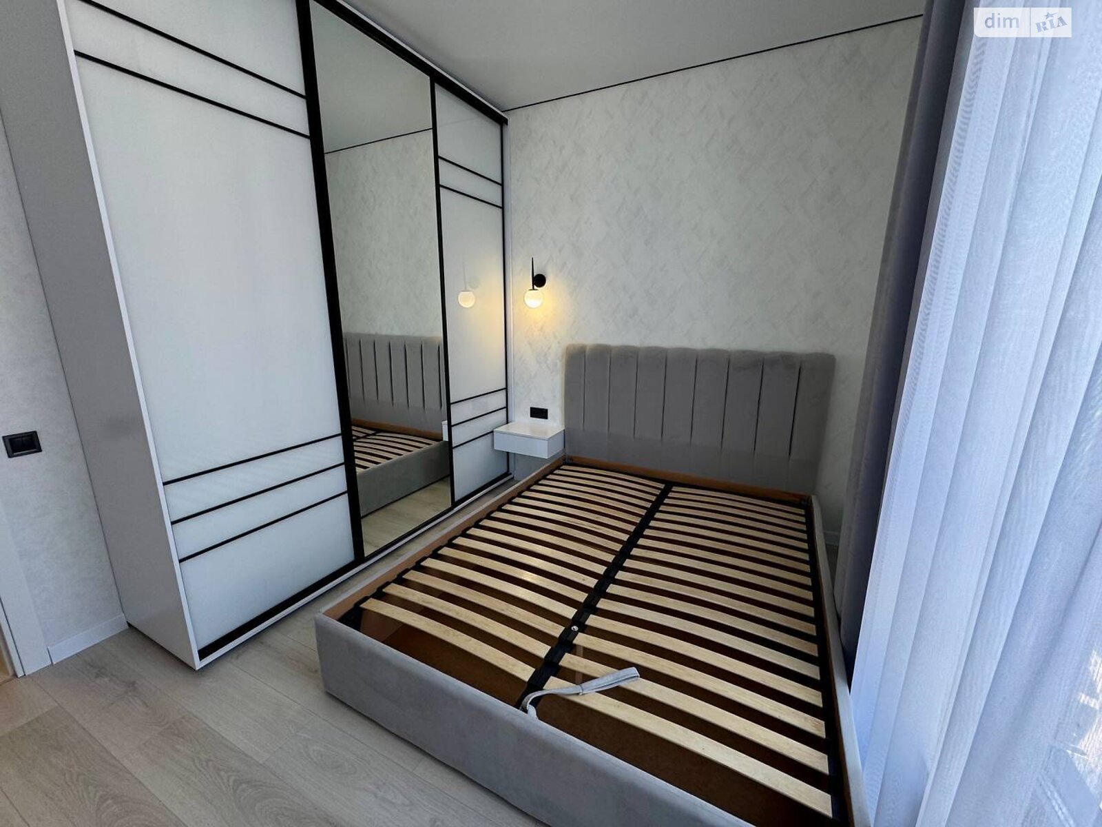 Продаж трикімнатної квартири в Одесі, на вул. Краснова 3 корпус 65, район Ближні Млини фото 1