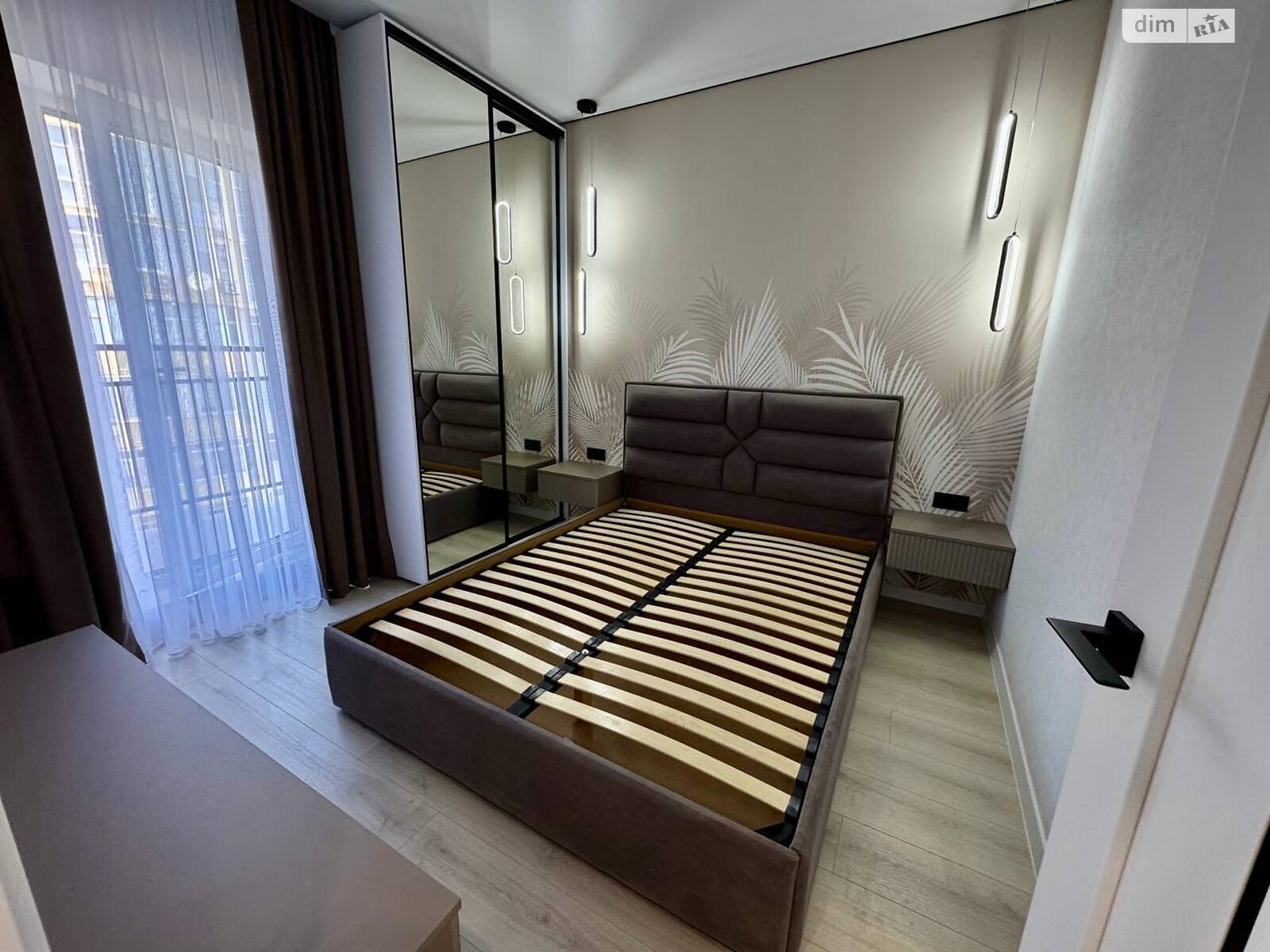 Продаж трикімнатної квартири в Одесі, на вул. Краснова 3 корпус 65, район Ближні Млини фото 1