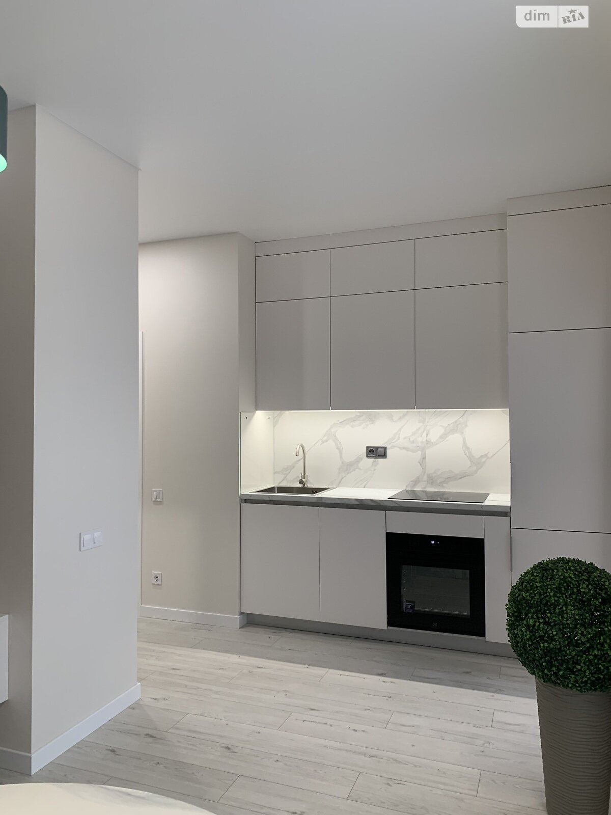 Продаж однокімнатної квартири в Одесі, на вул. Краснова, район Ближні Млини фото 1