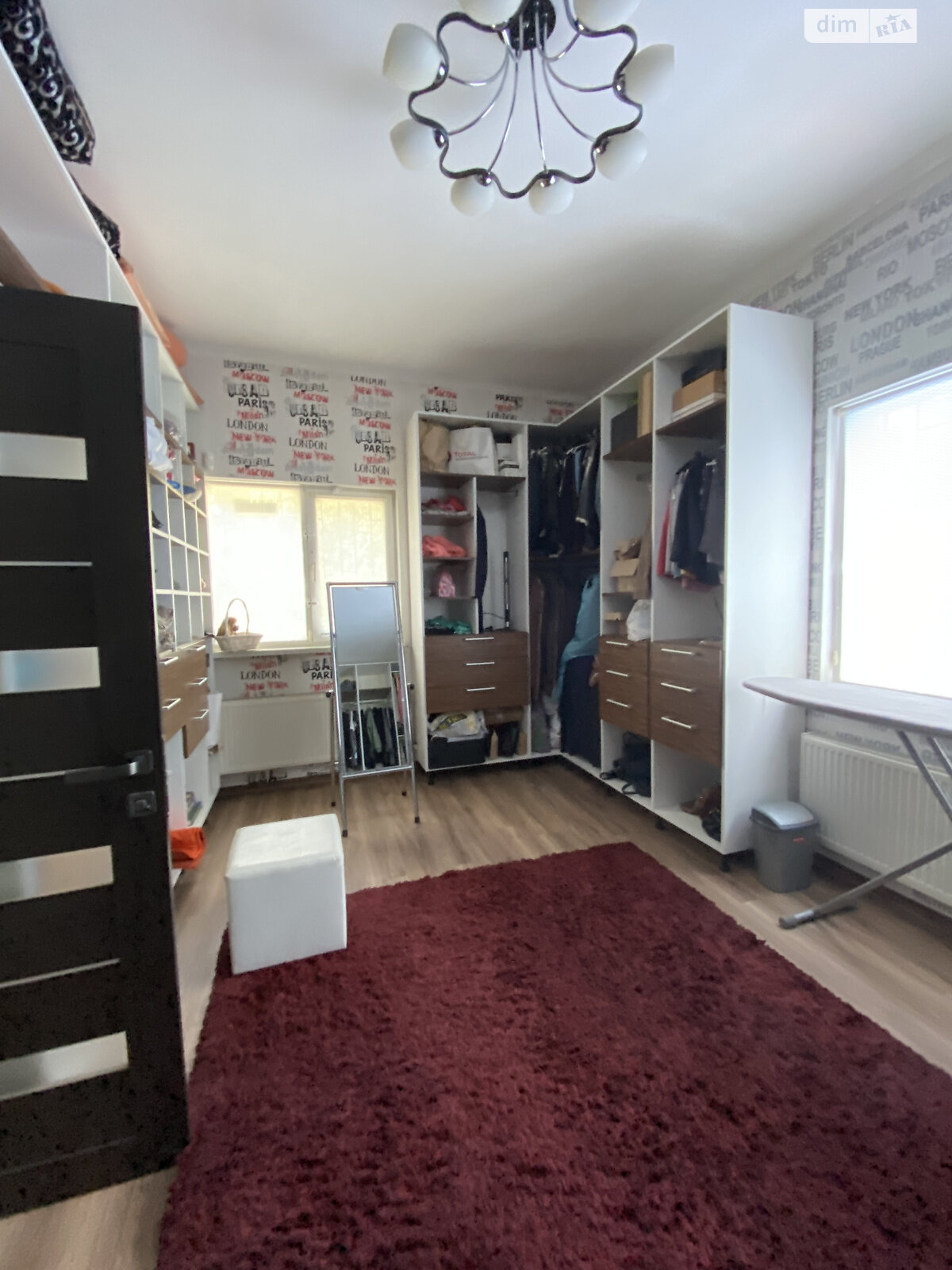 Продажа трехкомнатной квартиры в Одессе, на ул. Люстдорфская дорога 27, район Ближние Мельницы фото 1 Продажа трехкомнатной квартиры в Одессе, на ул. Люстдорфская дорога 27, район Ближние Мельницы фото 1