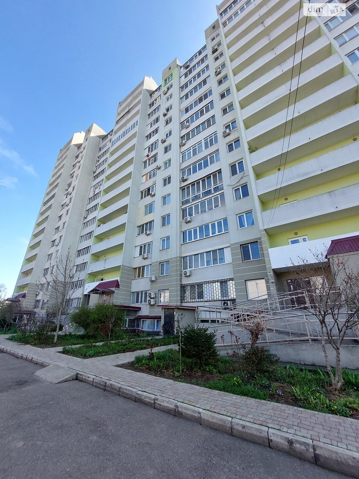 Продаж трикімнатної квартири в Одесі, на вул. Шота Руставелі 9, район Ближні Млини фото 1 Продаж трикімнатної квартири в Одесі, на вул. Шота Руставелі 9, район Ближні Млини фото 1