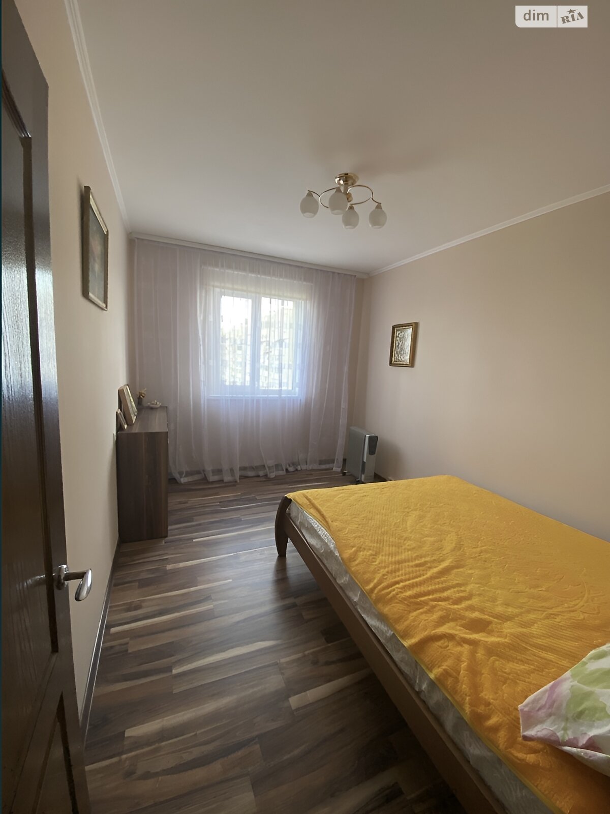 Продаж трикімнатної квартири в Одесі, на вул. Скворцова 4А, район Ближні Млини фото 1 Продаж трикімнатної квартири в Одесі, на вул. Скворцова 4А, район Ближні Млини фото 1