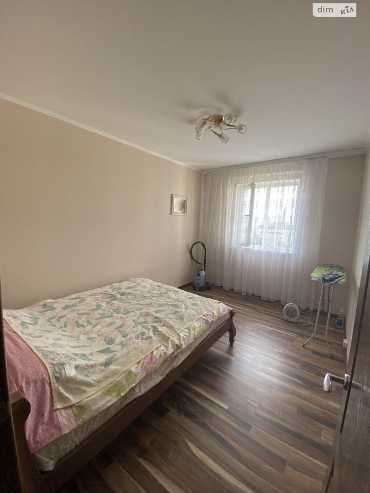 Продаж трикімнатної квартири в Одесі, на вул. Скворцова 4А, район Ближні Млини фото 1 Продаж трикімнатної квартири в Одесі, на вул. Скворцова 4А, район Ближні Млини фото 1