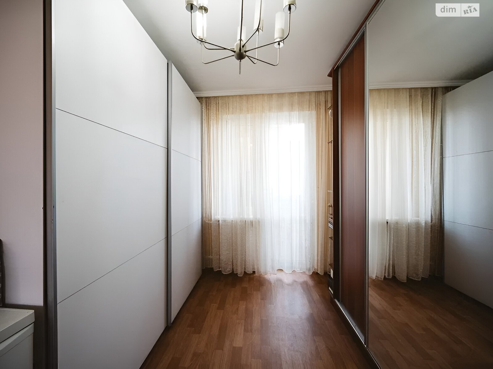 Продаж трикімнатної квартири в Одесі, на вул. Скворцова, район Ближні Млини фото 1 Продаж трикімнатної квартири в Одесі, на вул. Скворцова, район Ближні Млини фото 1