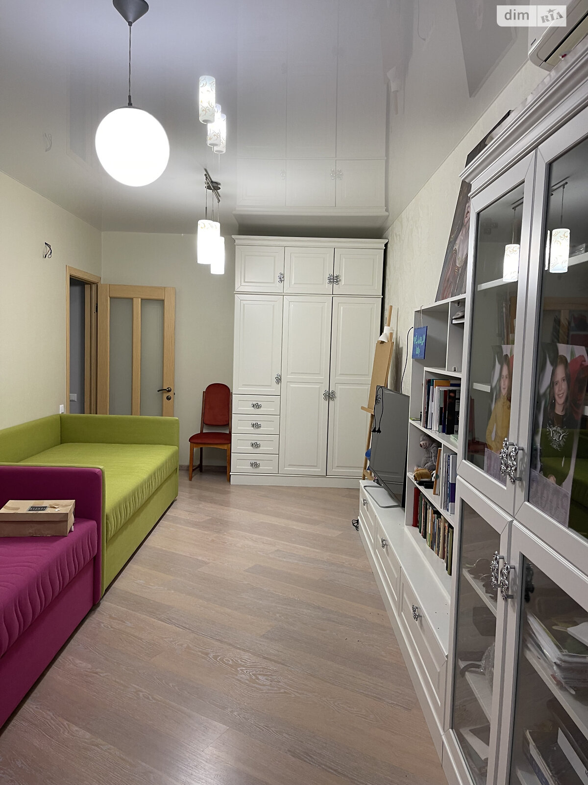 Продажа трехкомнатной квартиры в Одессе, на ул. Якова Бреуса 61 корпус 9, район Ближние Мельницы фото 1 Продажа трехкомнатной квартиры в Одессе, на ул. Якова Бреуса 61 корпус 9, район Ближние Мельницы фото 1