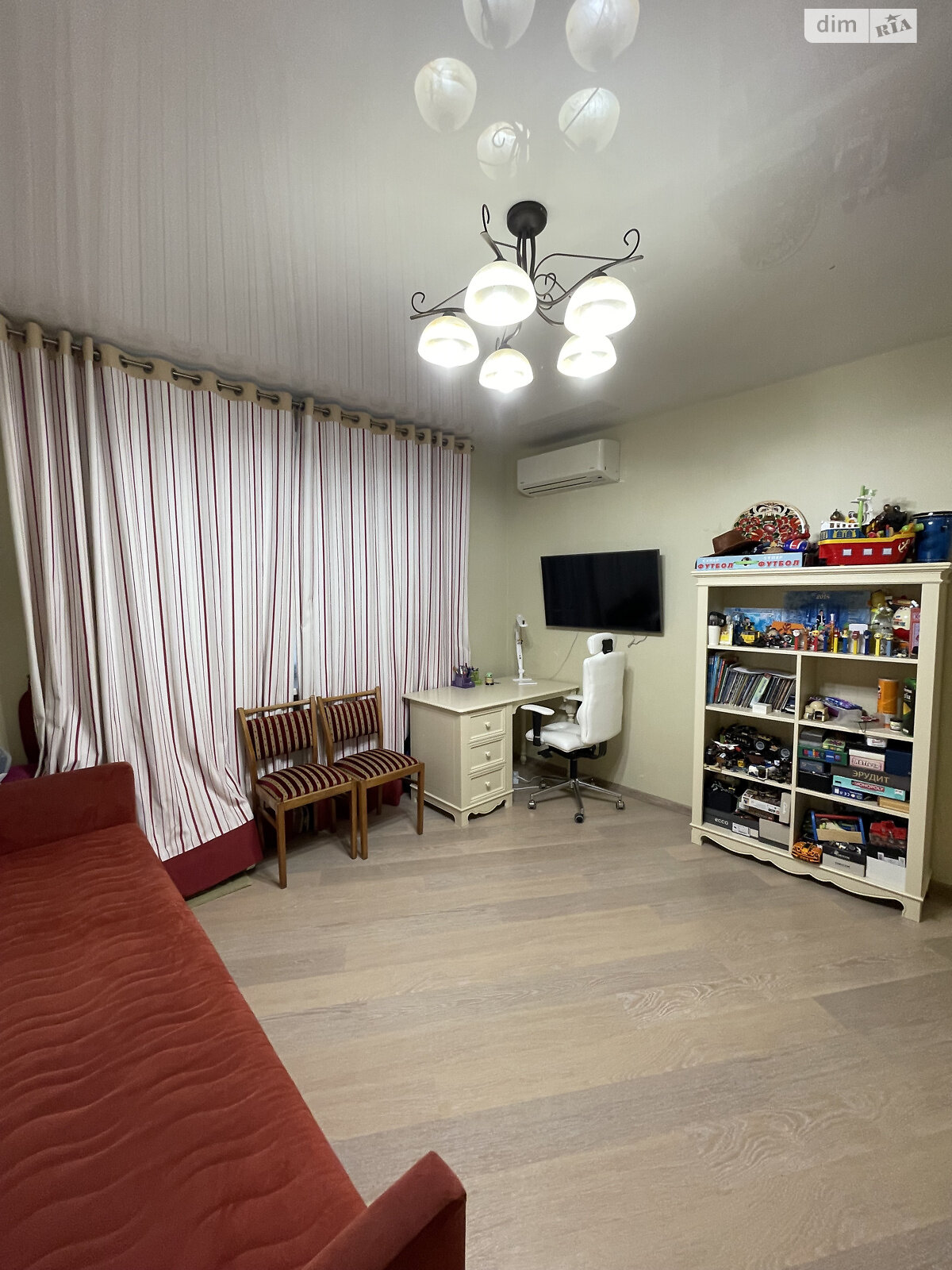 Продажа трехкомнатной квартиры в Одессе, на ул. Якова Бреуса 61 корпус 9, район Ближние Мельницы фото 1 Продажа трехкомнатной квартиры в Одессе, на ул. Якова Бреуса 61 корпус 9, район Ближние Мельницы фото 1