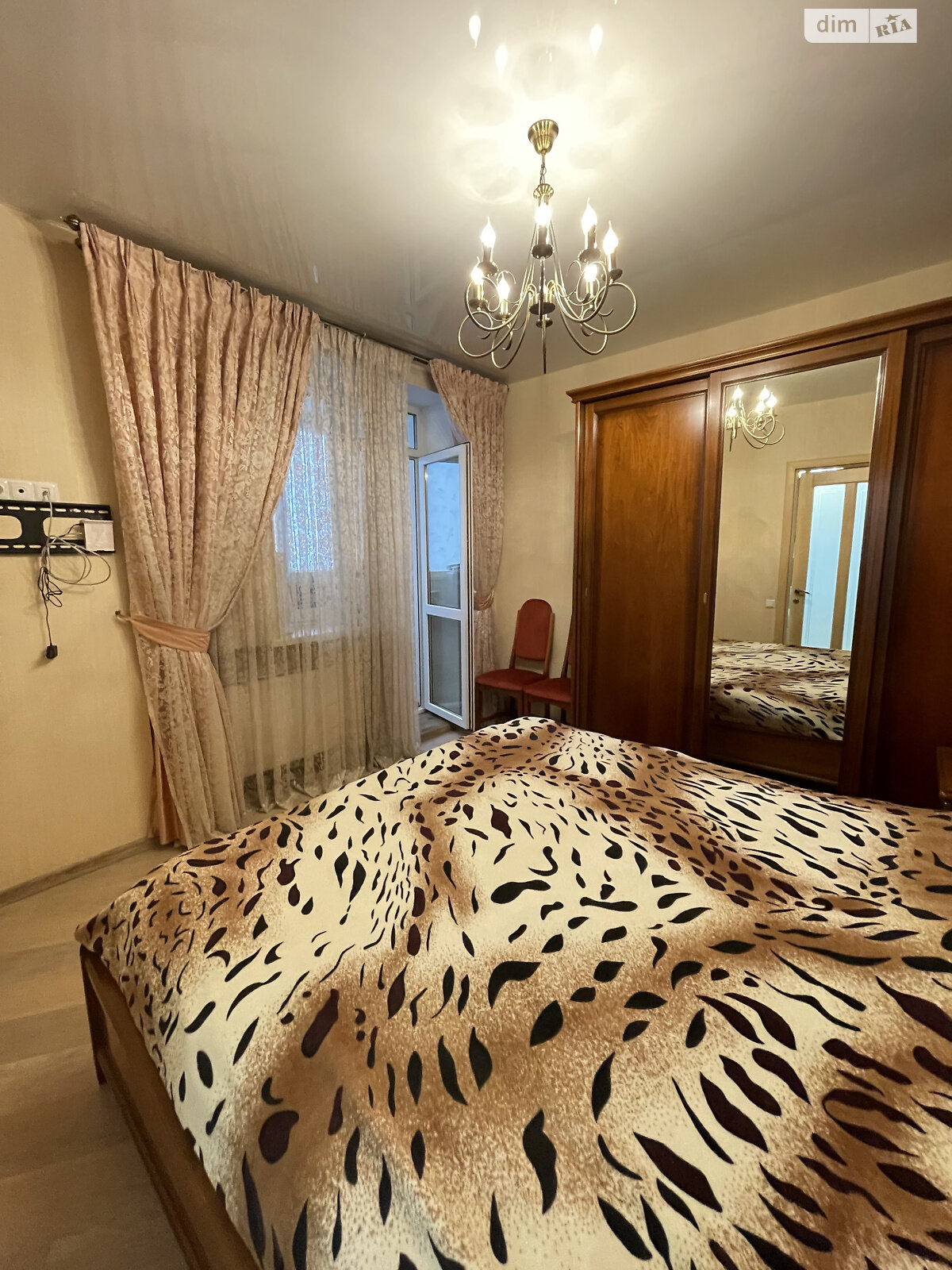 Продажа трехкомнатной квартиры в Одессе, на ул. Якова Бреуса 61 корпус 9, район Ближние Мельницы фото 1 Продажа трехкомнатной квартиры в Одессе, на ул. Якова Бреуса 61 корпус 9, район Ближние Мельницы фото 1