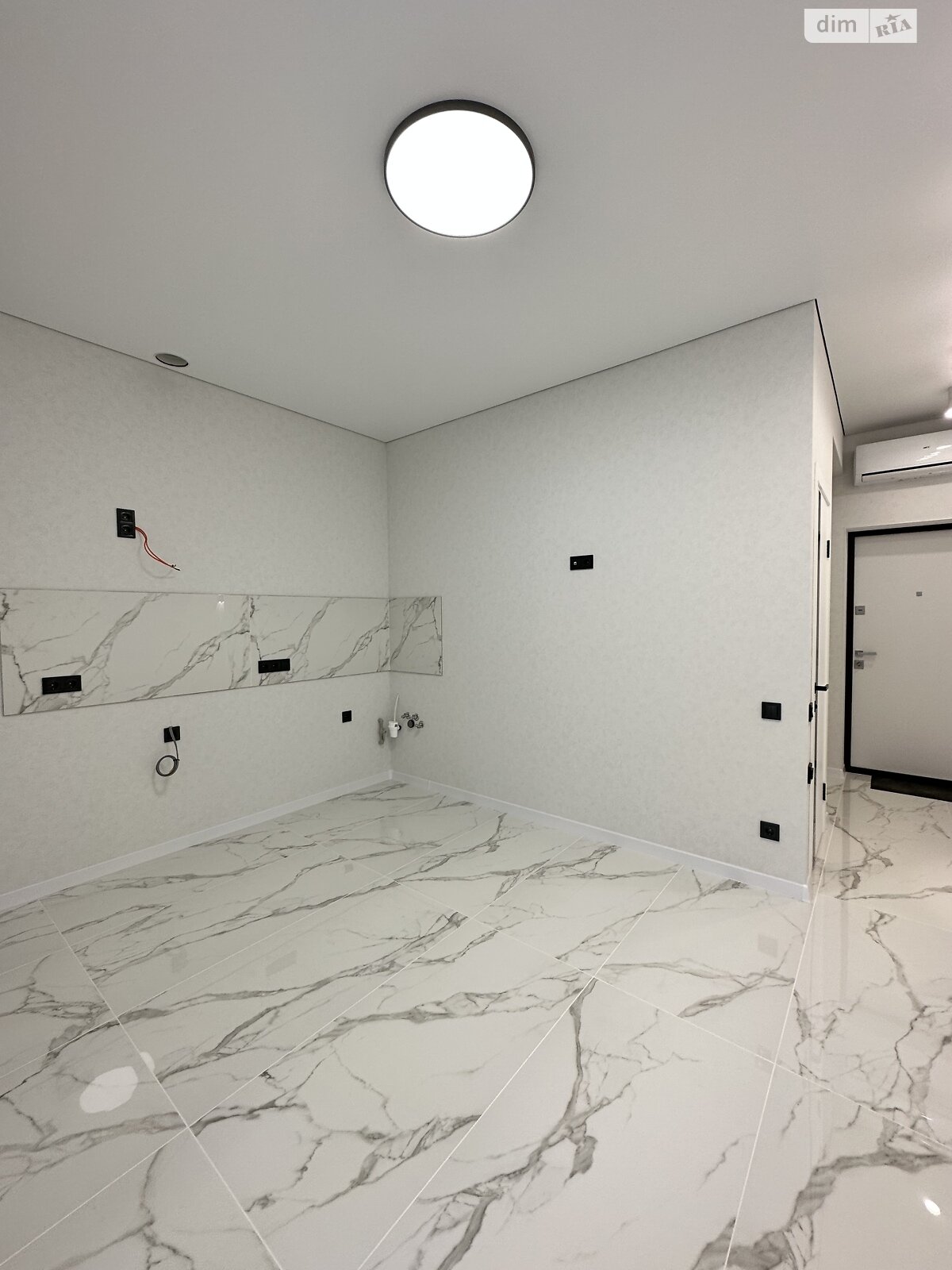 Продаж однокімнатної квартири в Одесі, на вул. Дачна 28, район Великий Фонтан фото 1 Продаж однокімнатної квартири в Одесі, на вул. Дачна 28, район Великий Фонтан фото 1