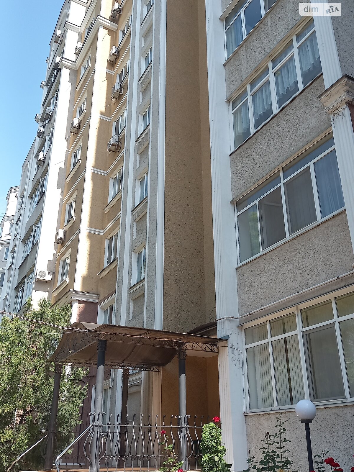 Продажа трехкомнатной квартиры в Одессе, на ул. Довженко 2, район Малый Фонтан фото 1