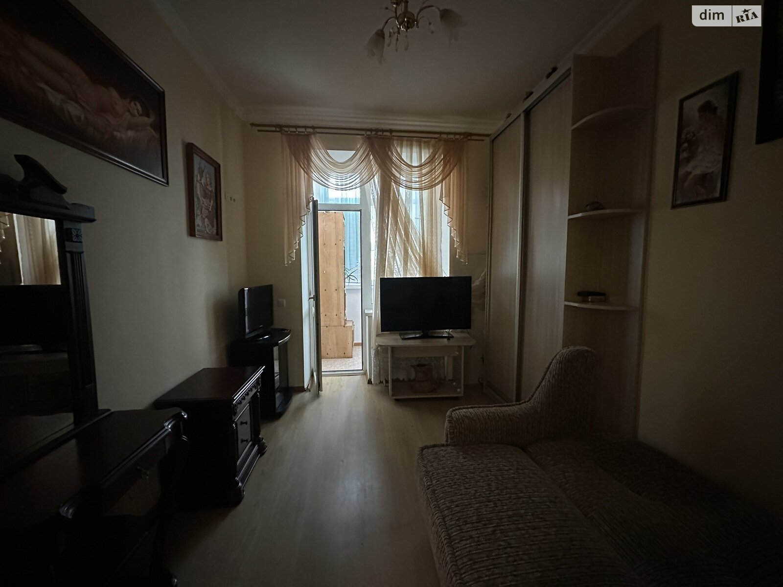 Продаж двокімнатної квартири в Одесі, на вул. Євгена Чикаленка, район Великий Фонтан фото 1 Продаж двокімнатної квартири в Одесі, на вул. Євгена Чикаленка, район Великий Фонтан фото 1