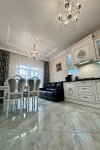 Продаж трикімнатної квартири в Одесі, на дор. Фонтанська, район Великий Фонтан фото 2