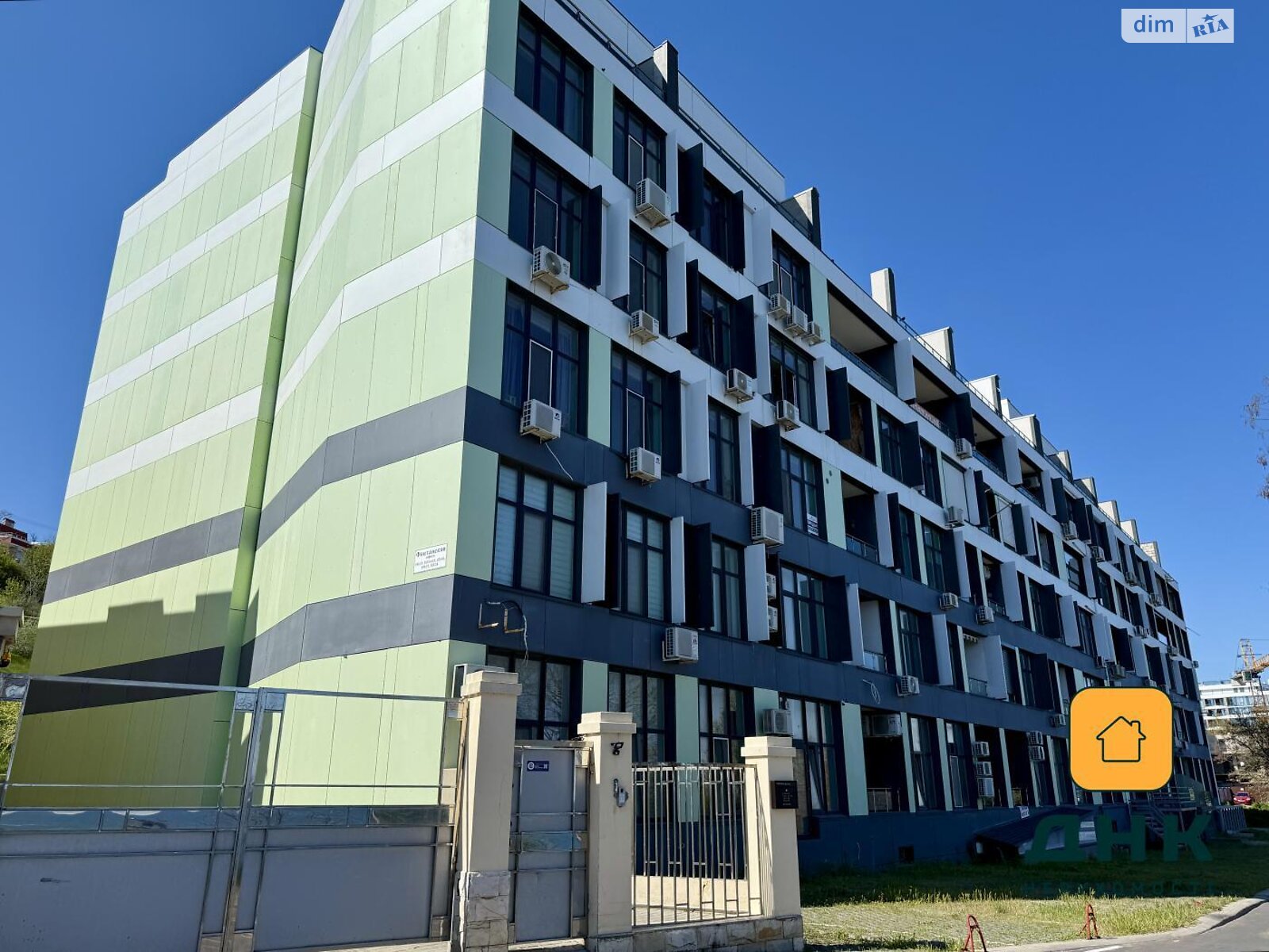 Продажа трехкомнатной квартиры в Одессе, на дор. Фонтанская 153/13, район Большой Фонтан фото 1 Продажа трехкомнатной квартиры в Одессе, на дор. Фонтанская 153/13, район Большой Фонтан фото 1